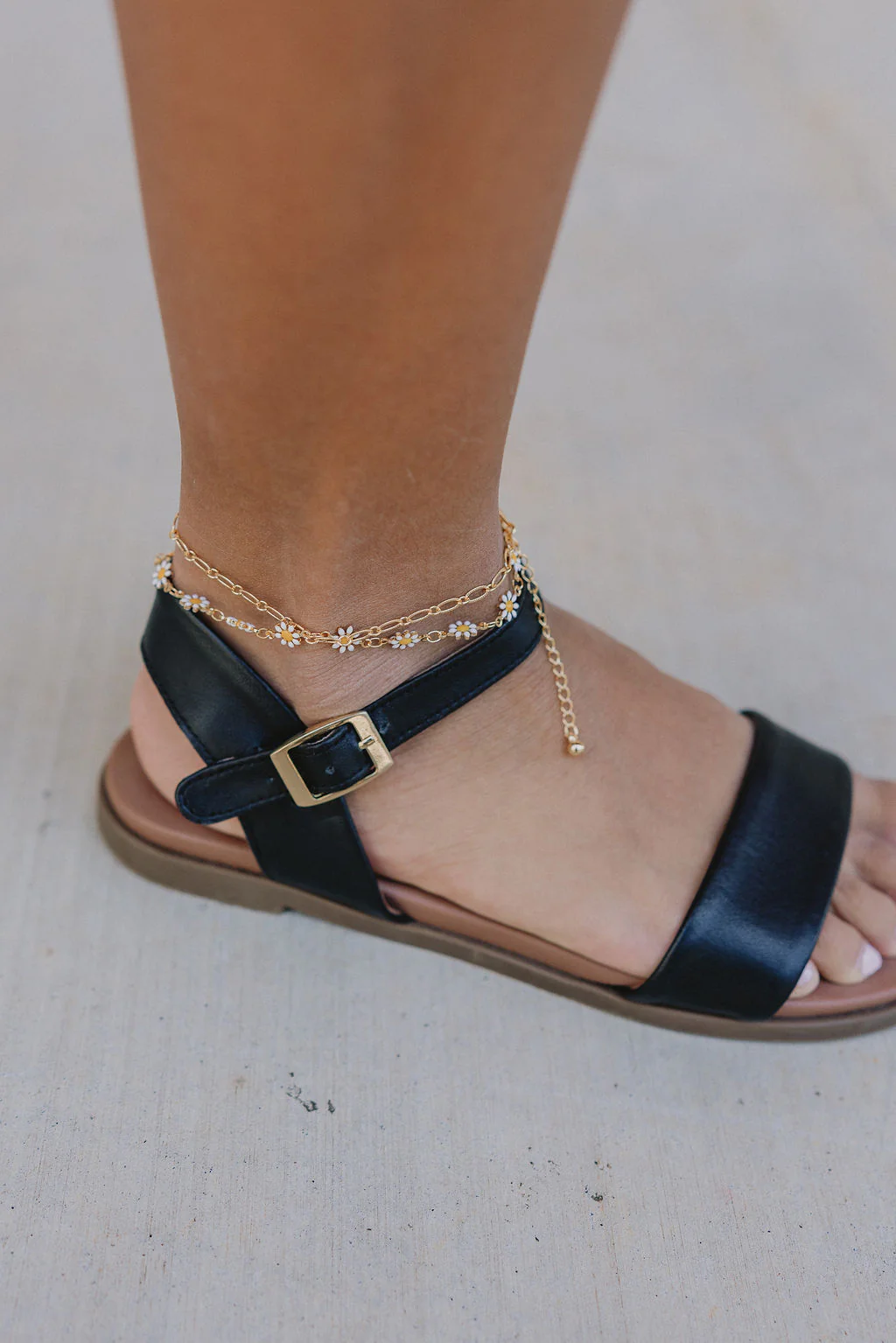 Leila Daisy & Chain Double Anklet - Image 2