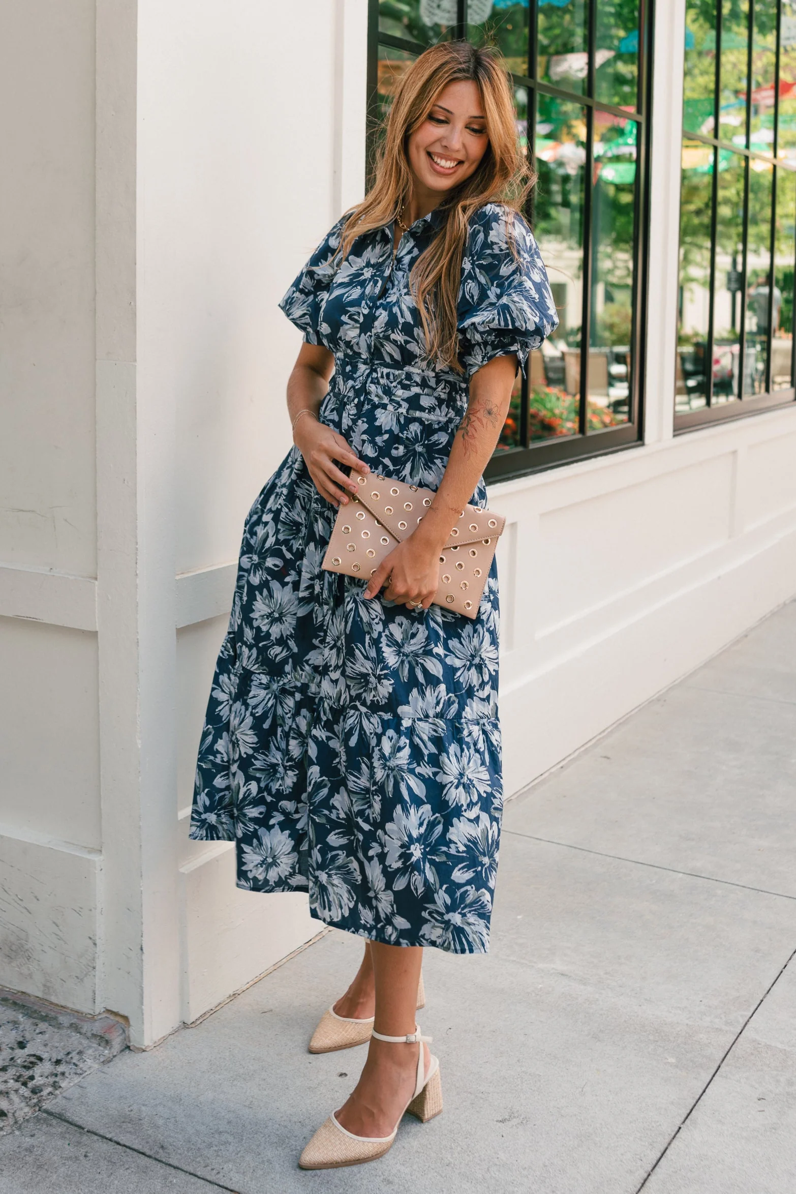 Abigail Blue Floral Short Sleeve Midi Dress - Image 10