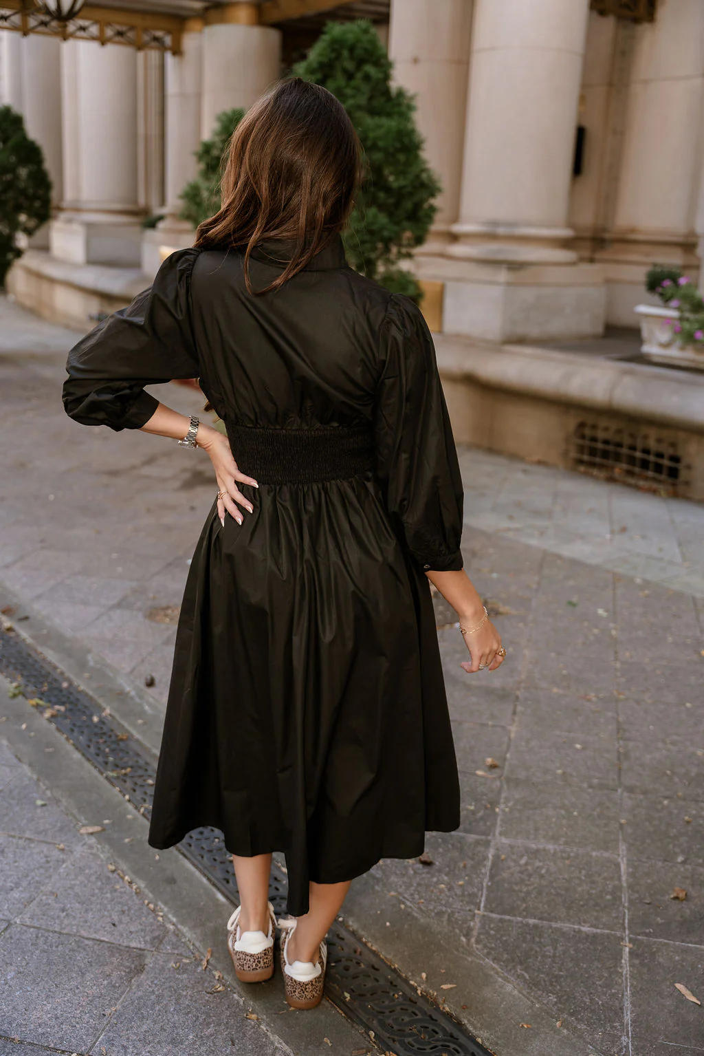 Aleena Black & Gold Zip-Up Midi Dress - Image 4