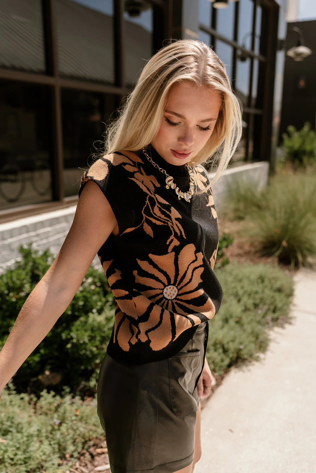 Alexis Black & Camel Floral Knit Sleeveless Top - Image 3