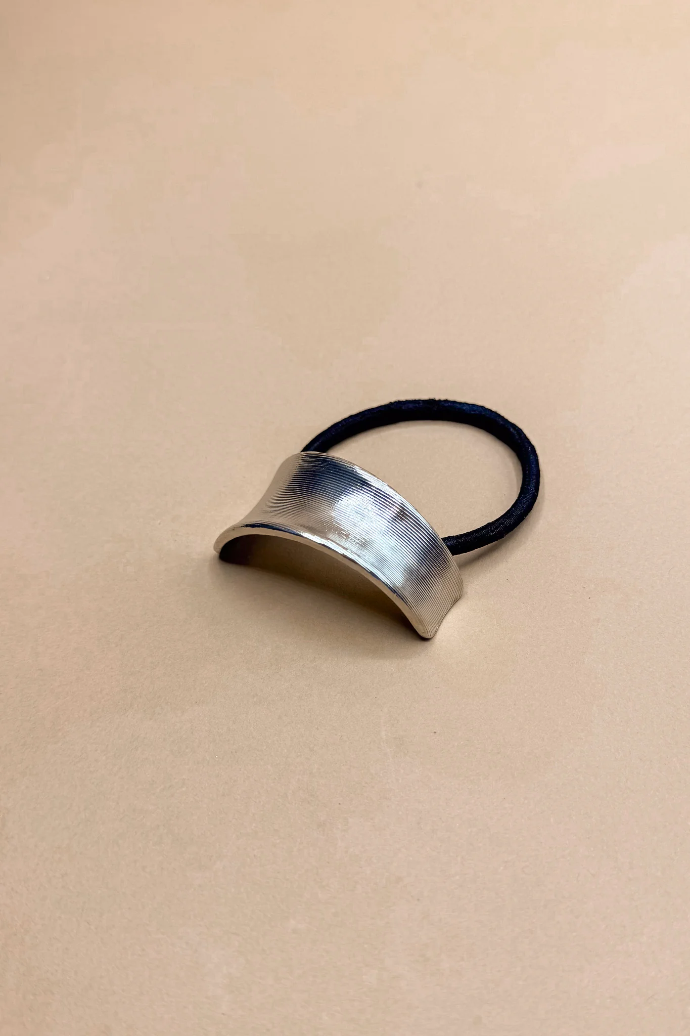Alyssa Brushed Silver Ribbed Metal Cuff Hair Tie - Image 2