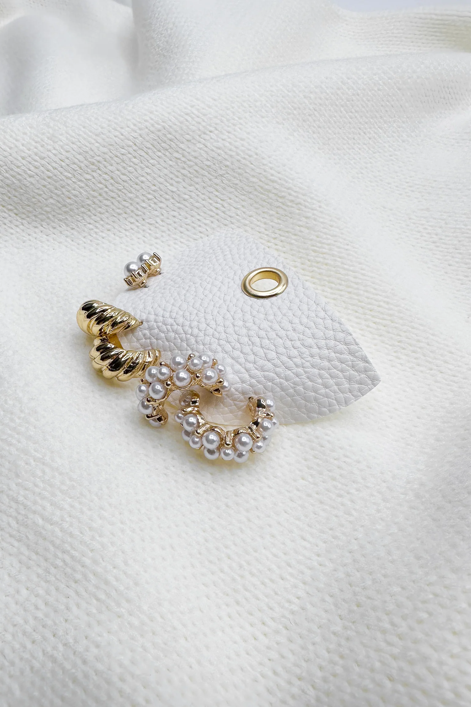 Amaya Gold & Pearl Earring Set - Image 3