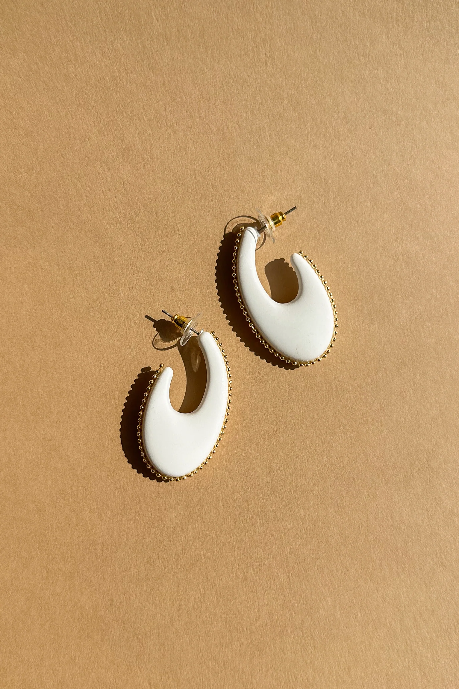 Amira White & Gold Scoop Hoop Earring - Image 2