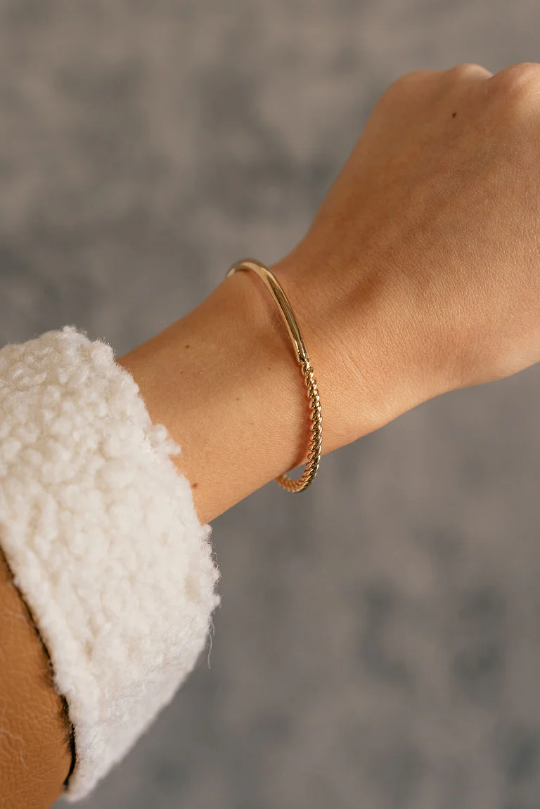 Aria Gold Rope & Bar Bangle Bracelet - Image 2