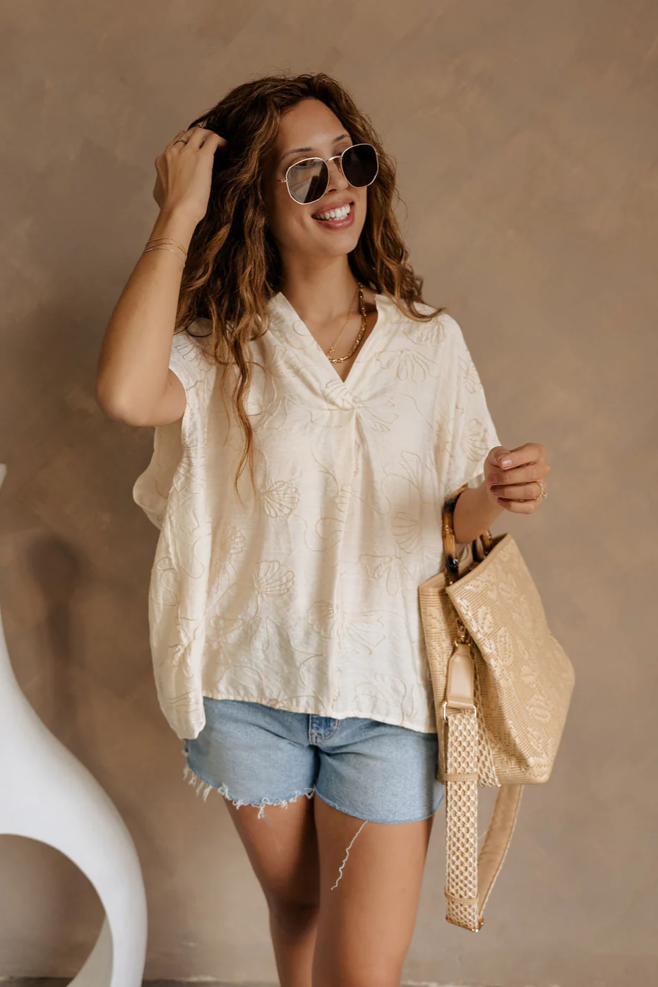 Arya Cream Stitch Seashell Short Sleeve Top