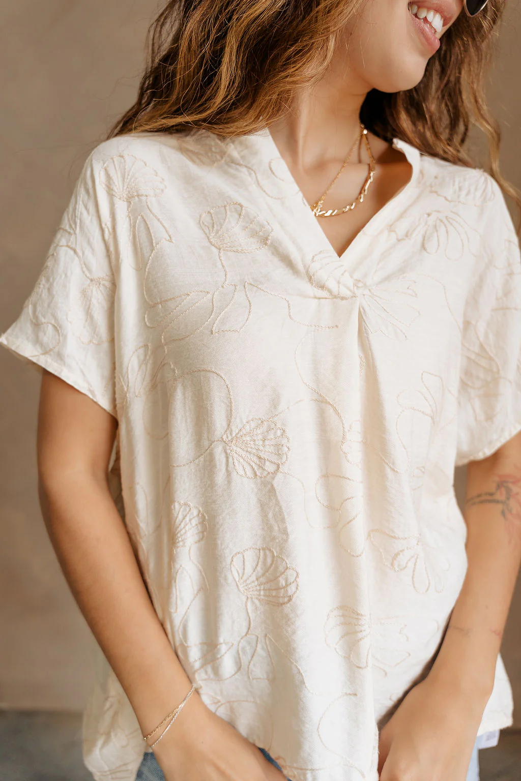 Arya Cream Stitch Seashell Short Sleeve Top - Image 2