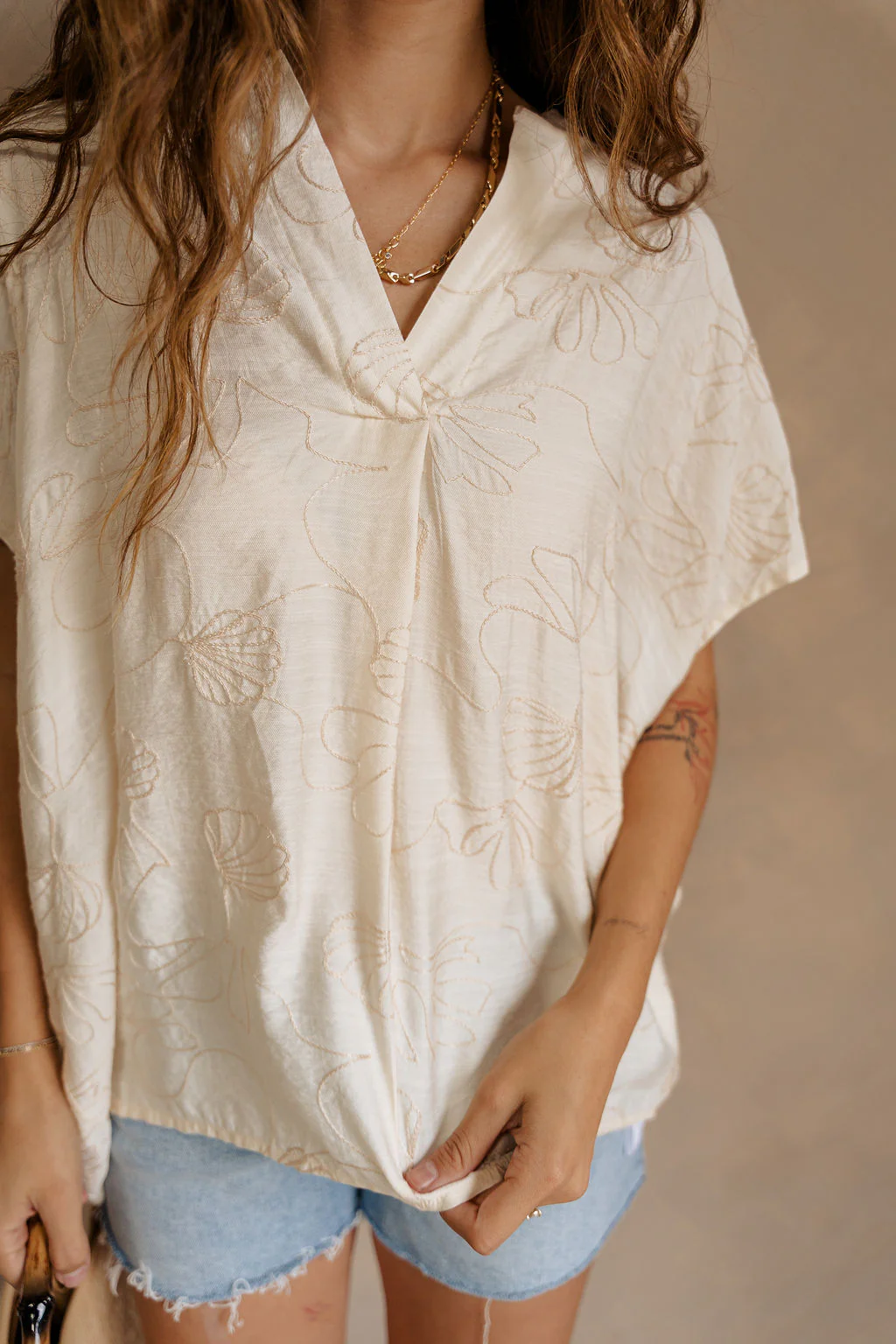 Arya Cream Stitch Seashell Short Sleeve Top - Image 5
