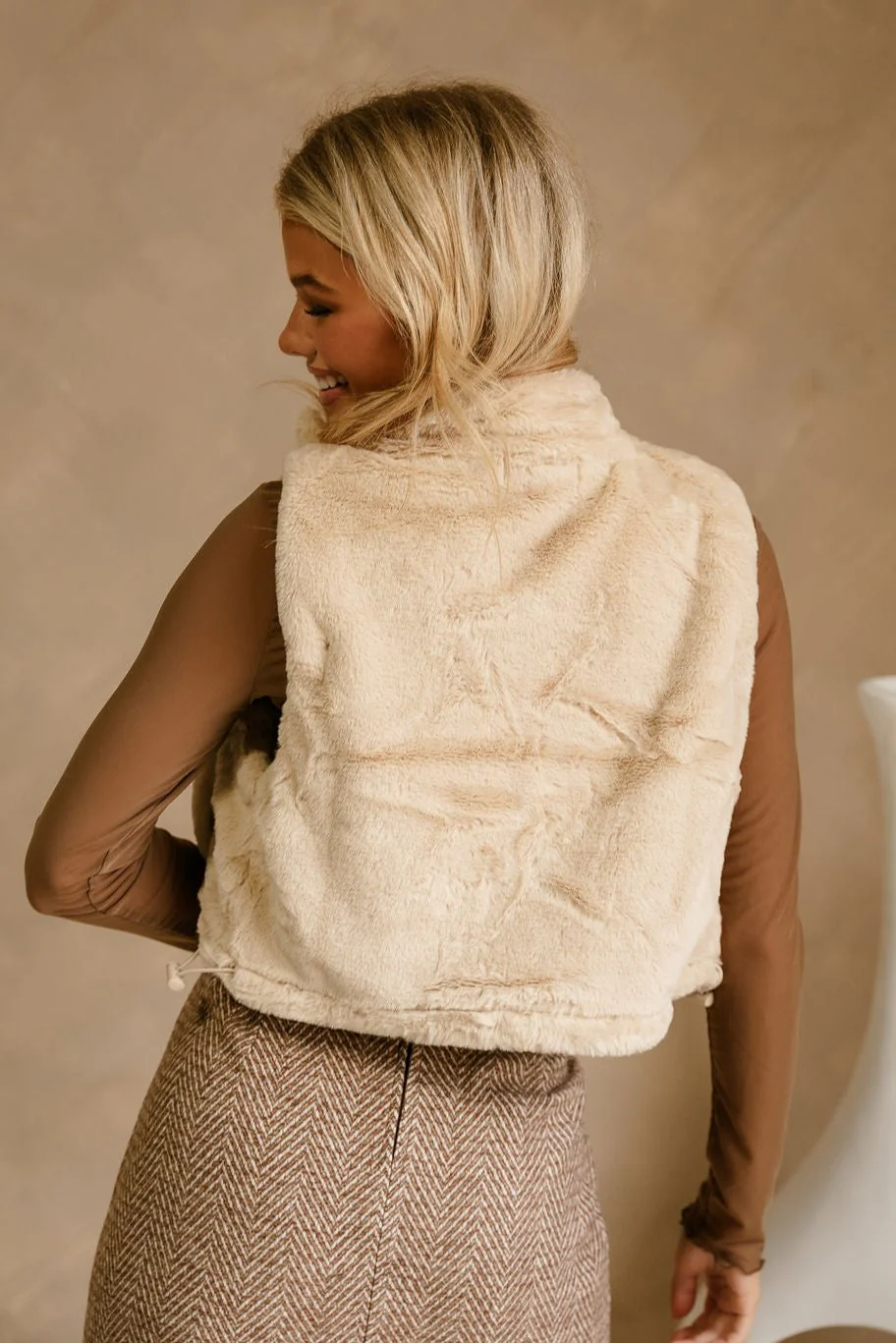 Aspen Khaki Faux Fur Vest - Image 7