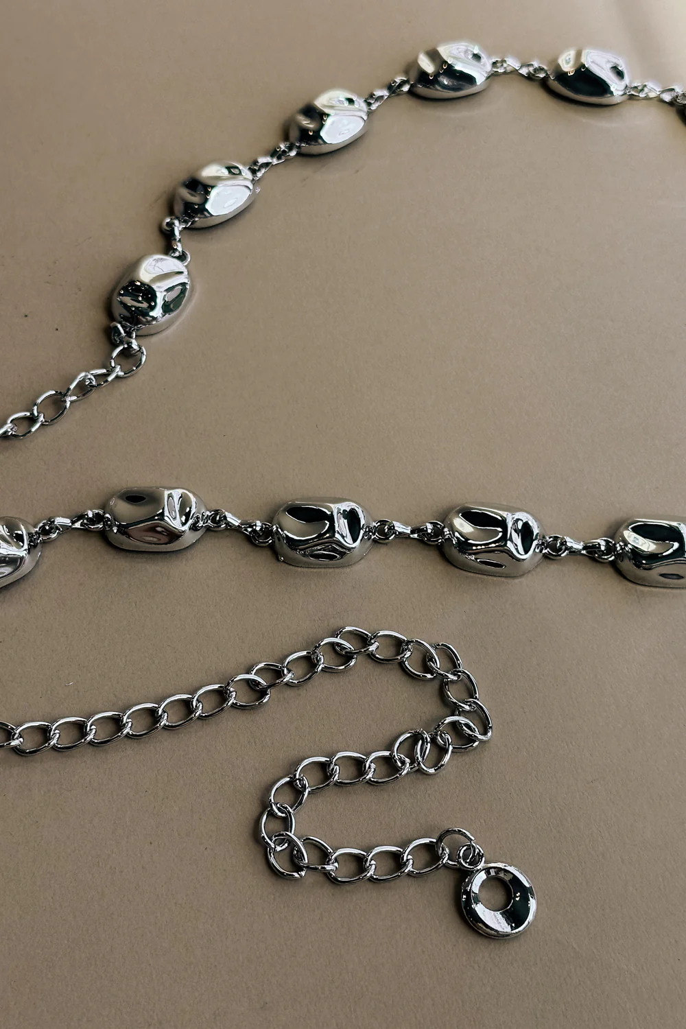 Aurelia Silver Hammered Chain Link Belt - Image 6