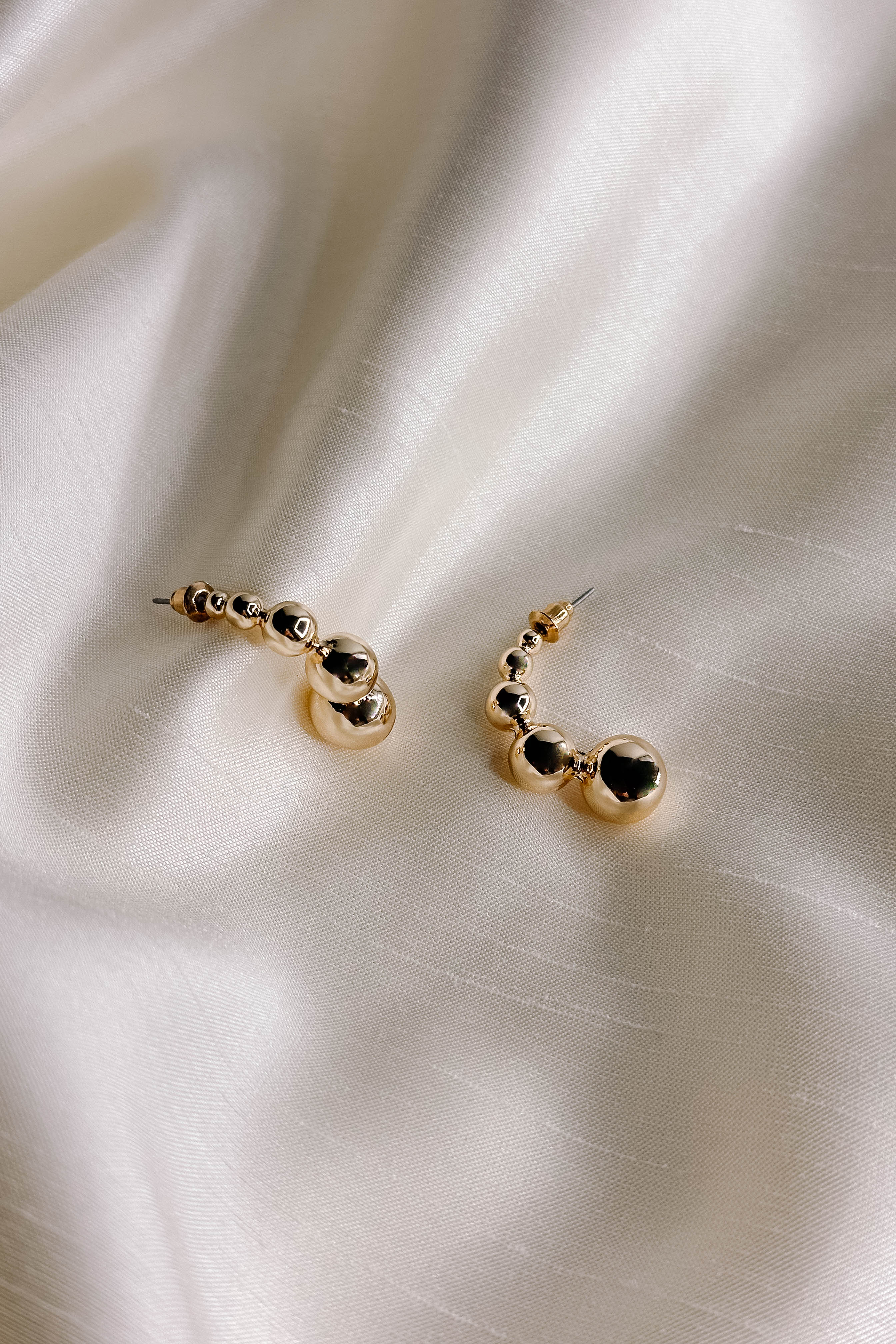 Aurora Gold Bead Scooped Earring