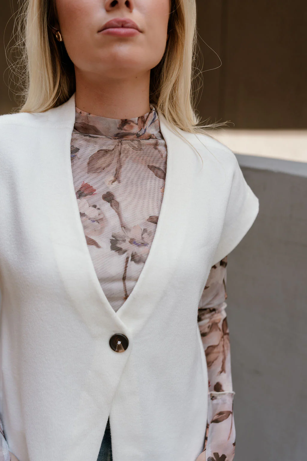 Bethany Cream Sleeveless Split Hem Cardigan - Image 4