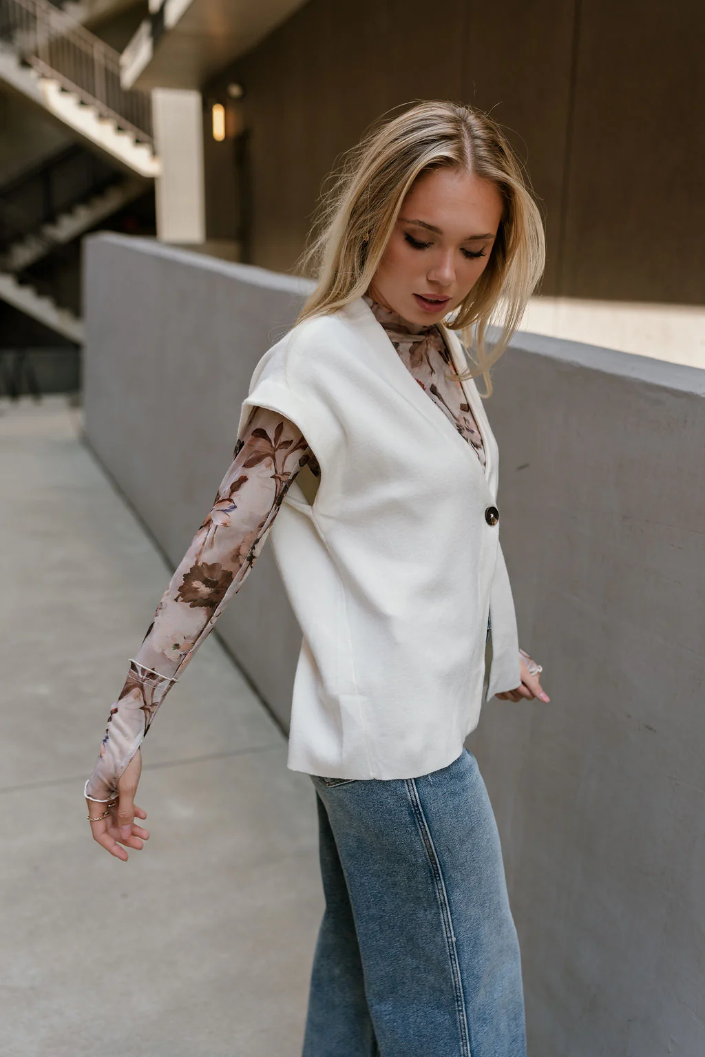 Bethany Cream Sleeveless Split Hem Cardigan - Image 5
