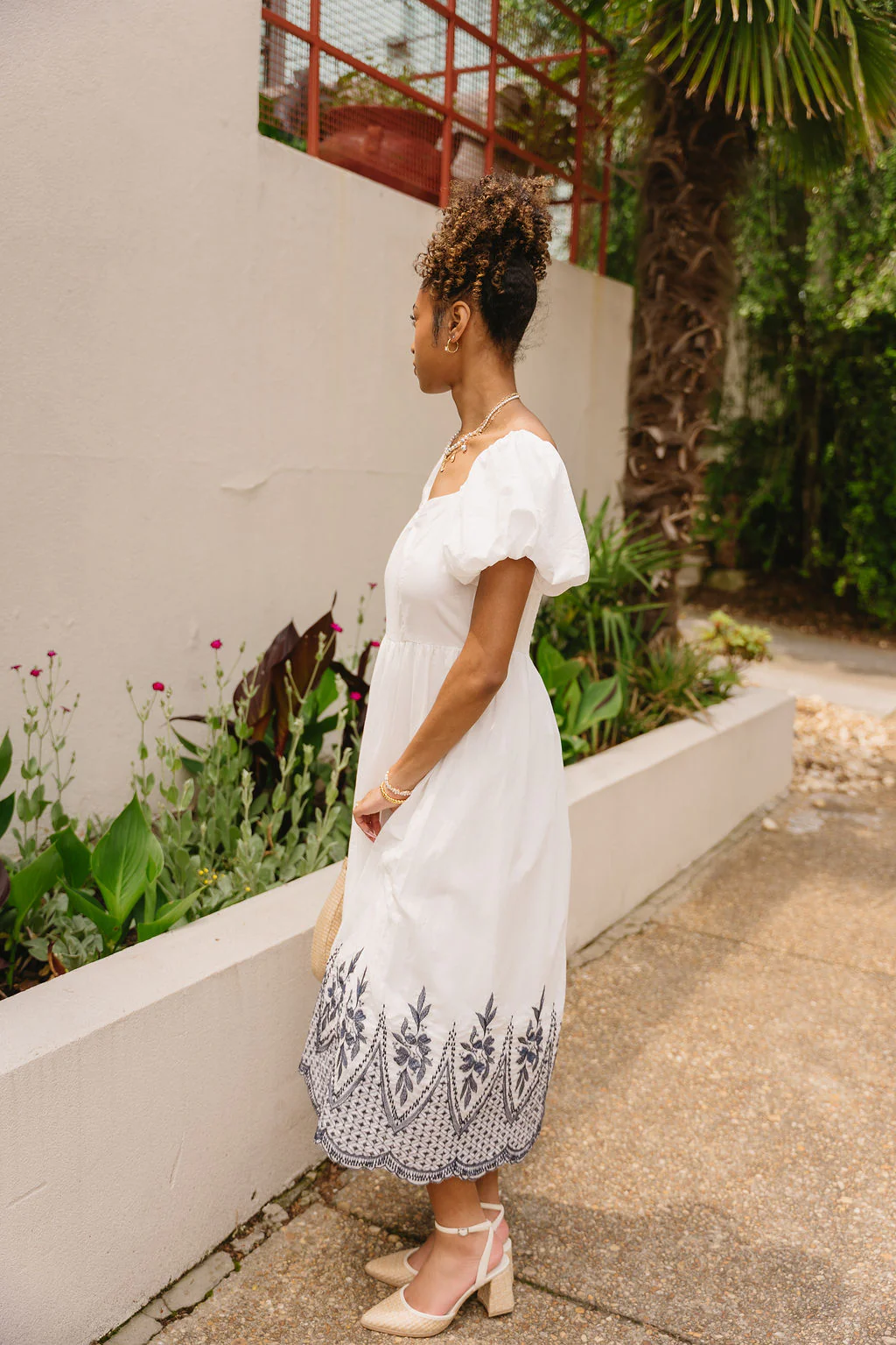 Bethany White & Navy Puff Sleeve Midi Dress - Image 5