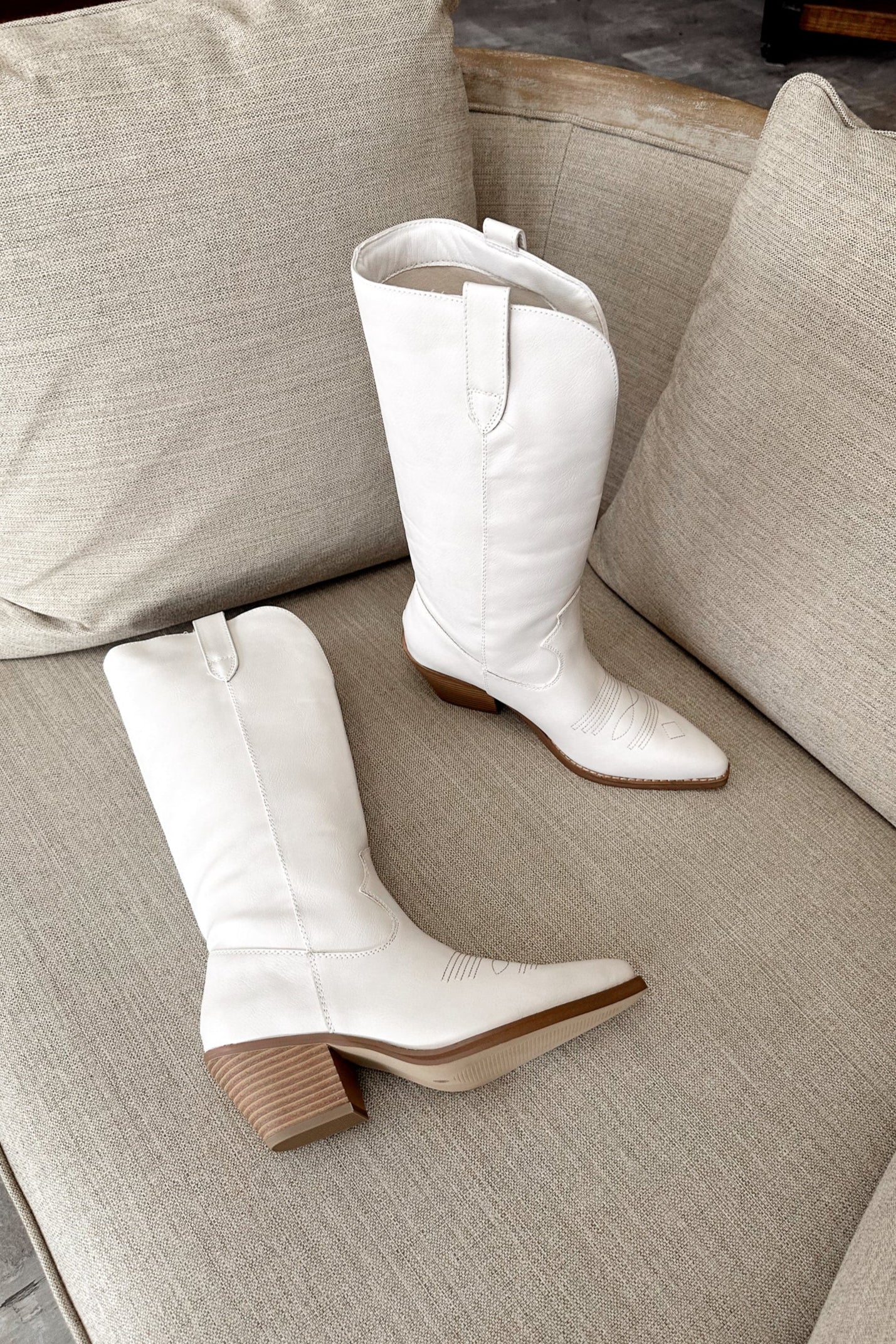 Matisse Bodhi Distressed White Western Boot - Image 6