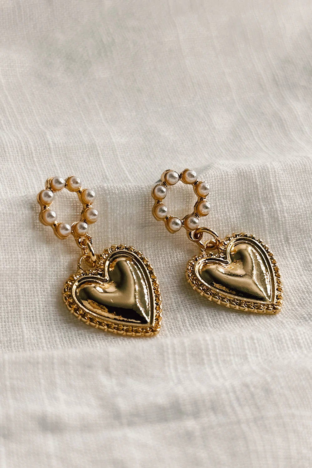 Brielle Pearl & Gold Heart Shaped Dangle Earring - Image 2