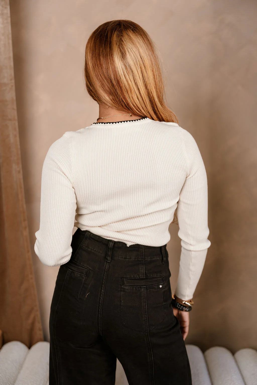 Camilla Ivory & Black Scallop Ribbed Top - Image 4