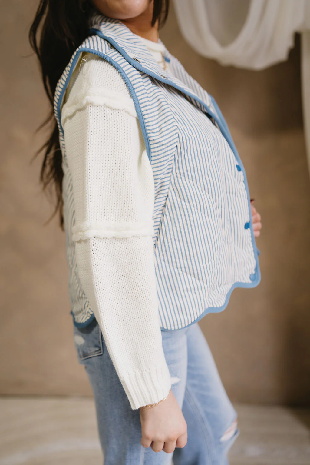 Capri Stripe Scallop Hem Vest - Image 15
