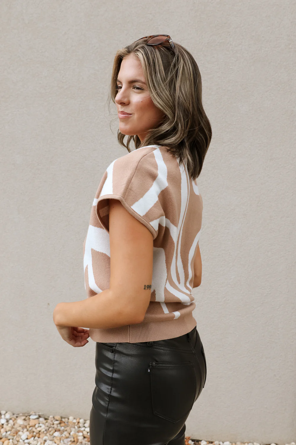 Carinna Mocha & White Swirl Sweater - Image 4