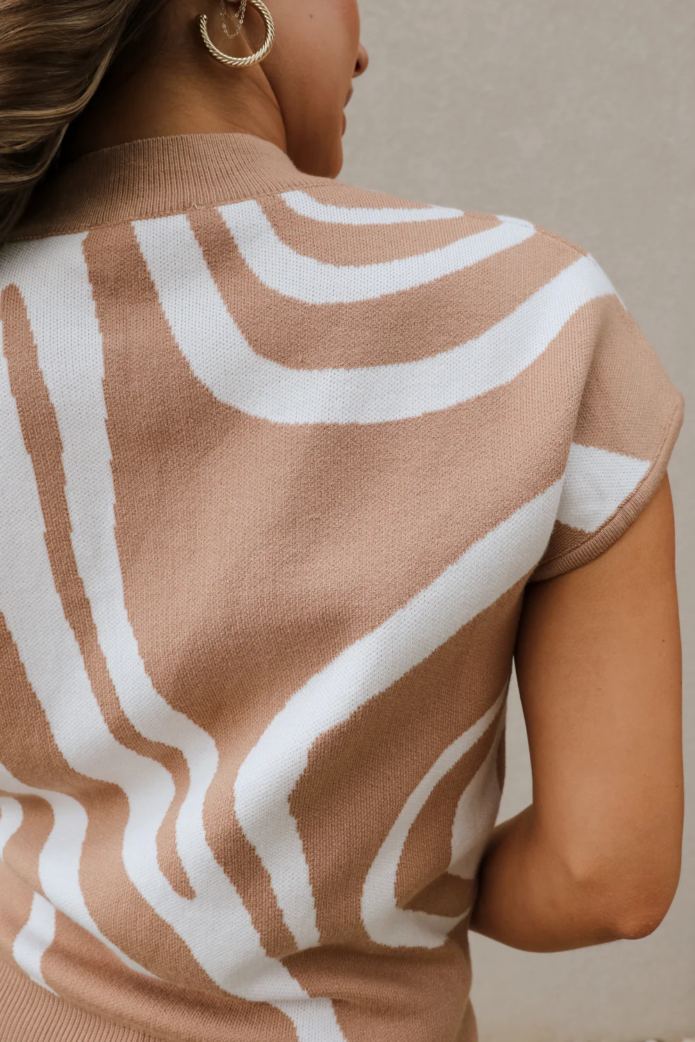 Carinna Mocha & White Swirl Sweater - Image 7