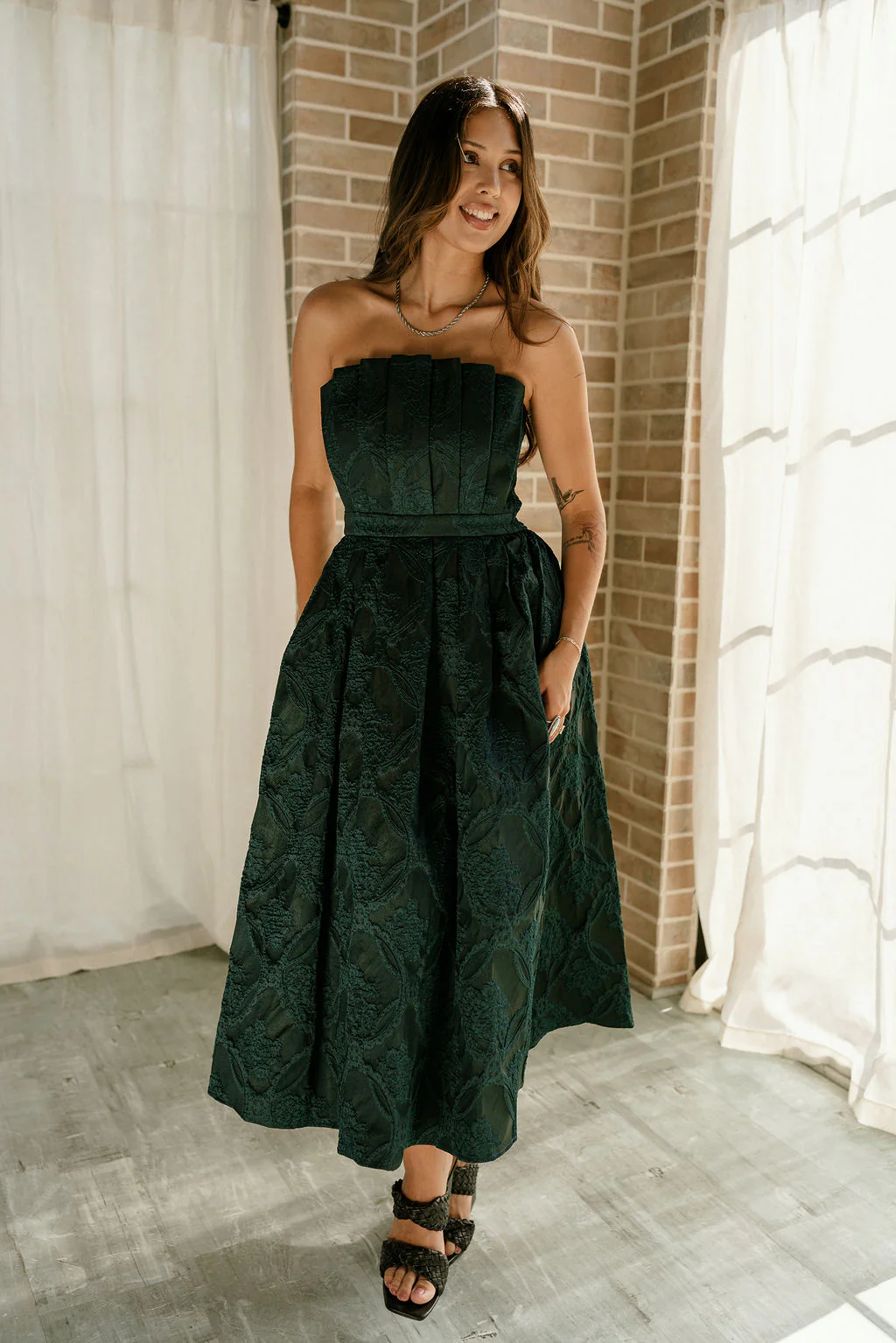 Carmen Green Embroidered Midi Dress - Image 3