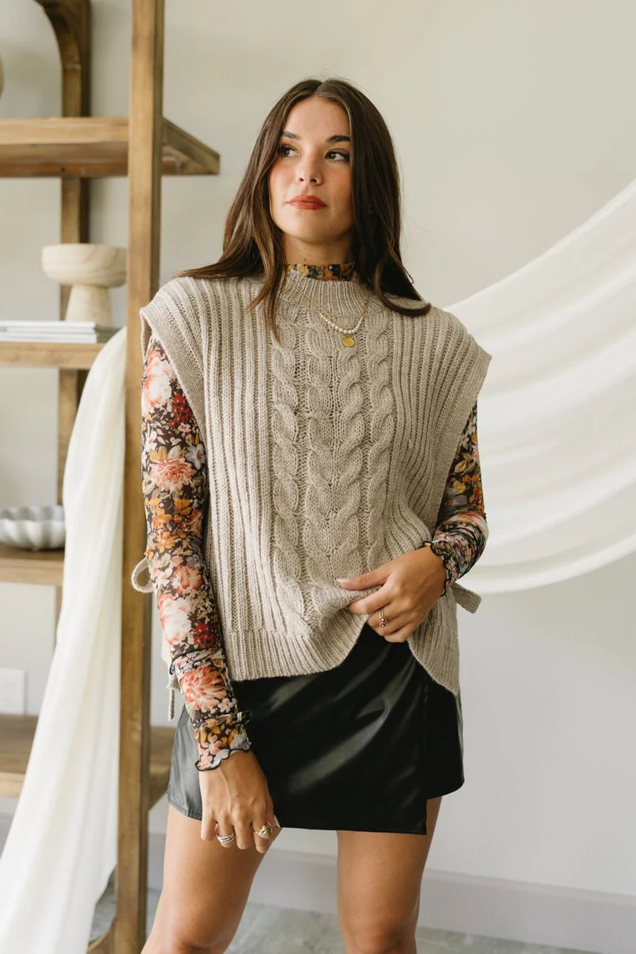 Carrie Sleeveless Sweater Poncho