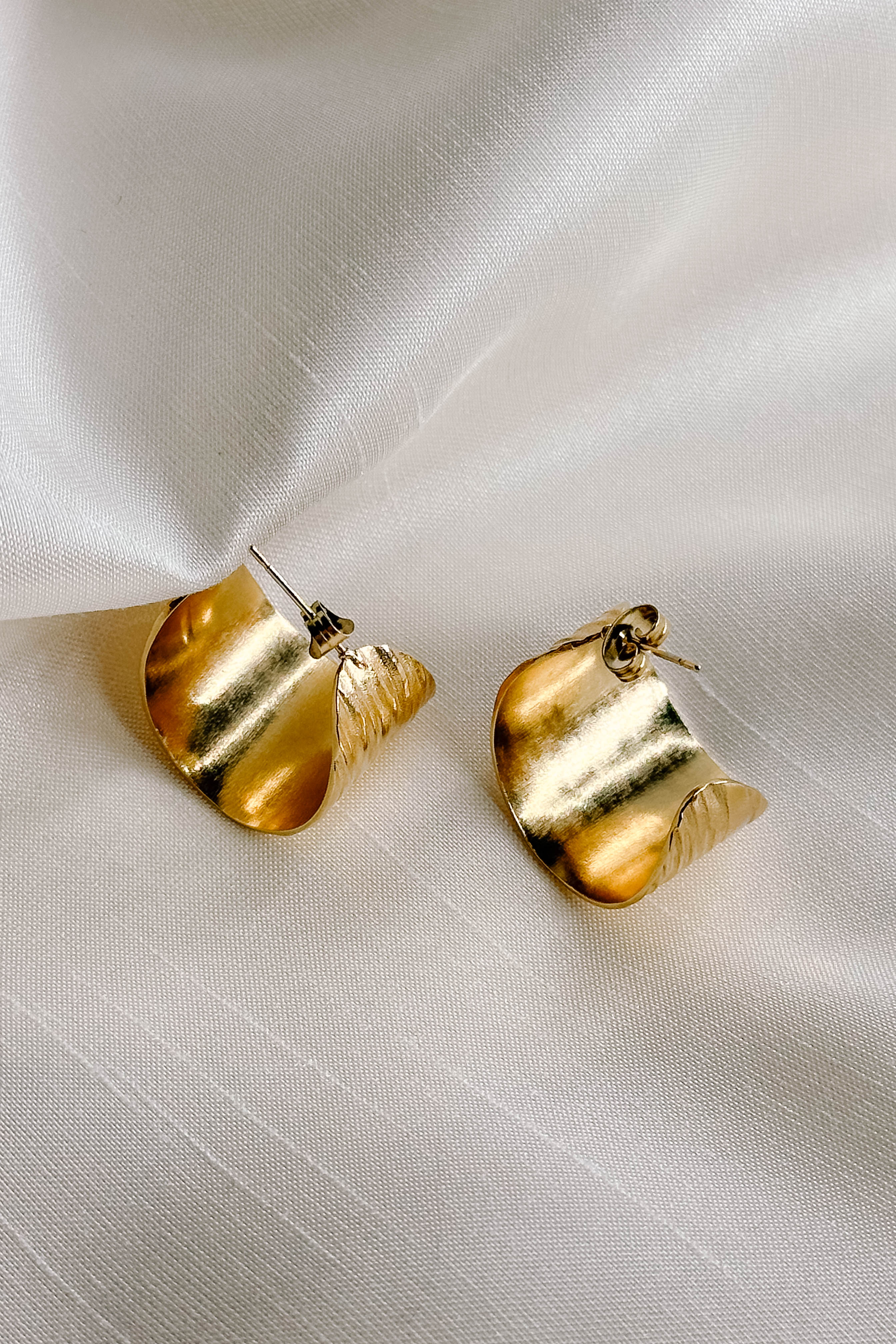Cecelia Gold Brushed Hoop Earrings - Image 3