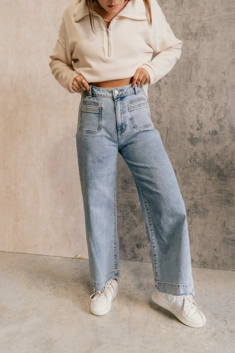 Ceros: Florence Light Wash Wide Leg Jeans - Image 6
