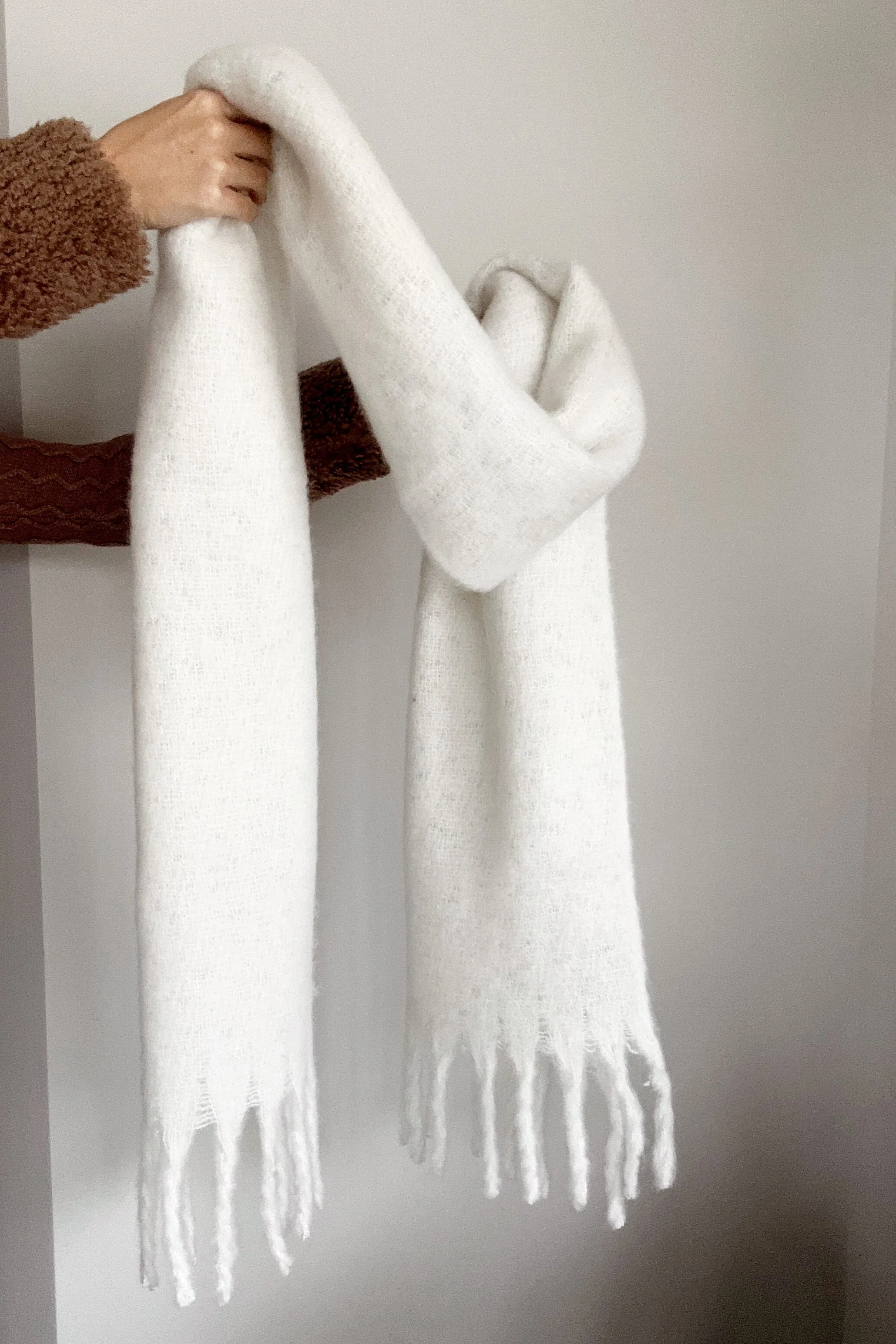 Charlotte White Knit Fringe Scarf - Image 2
