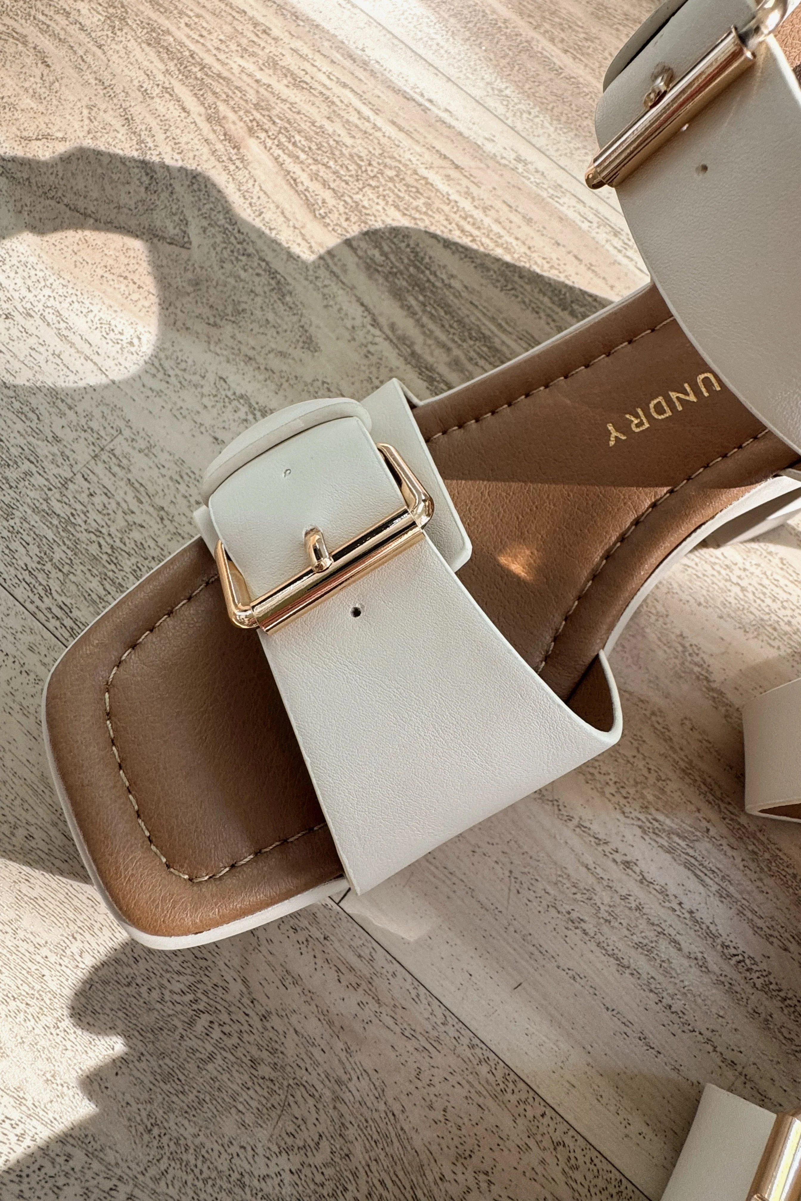 Chinese Laundry Drew Smooth Cream & Gold Heel - Image 2