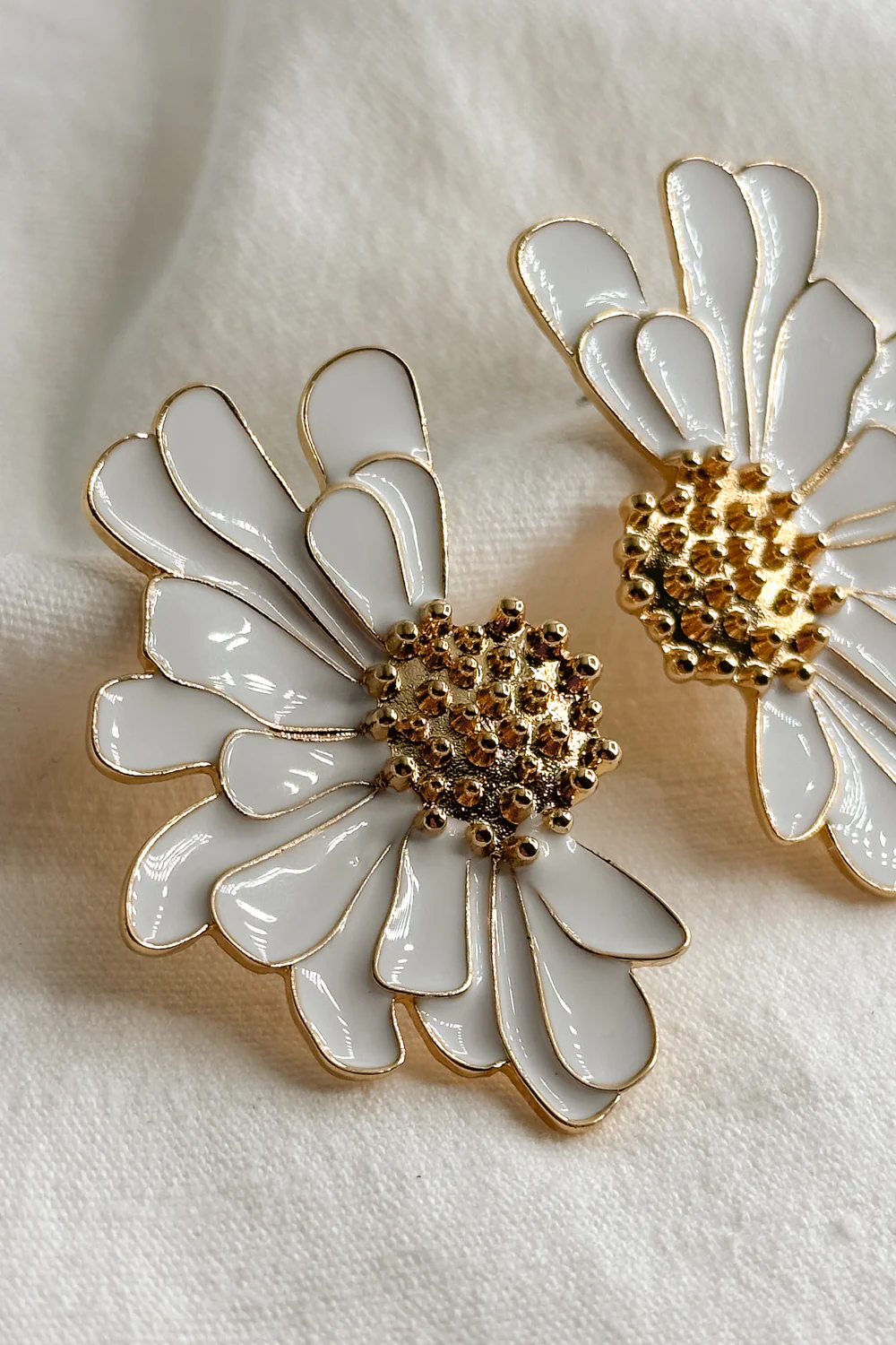 Chloe White & Gold Flower Stud Earring - Image 2
