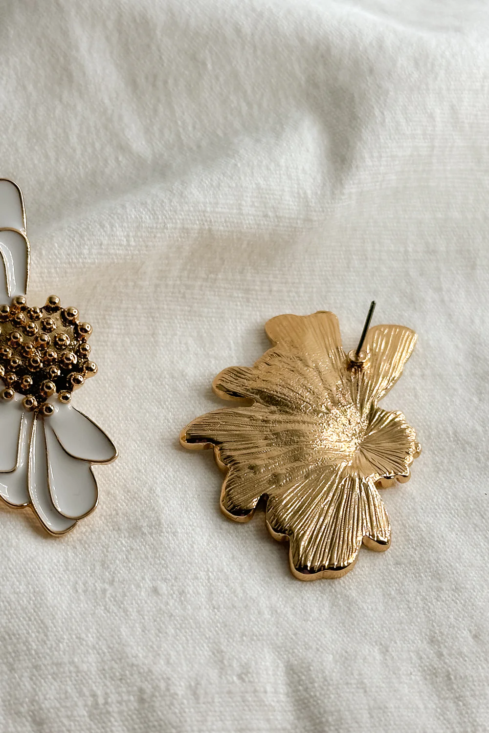 Chloe White & Gold Flower Stud Earring - Image 4