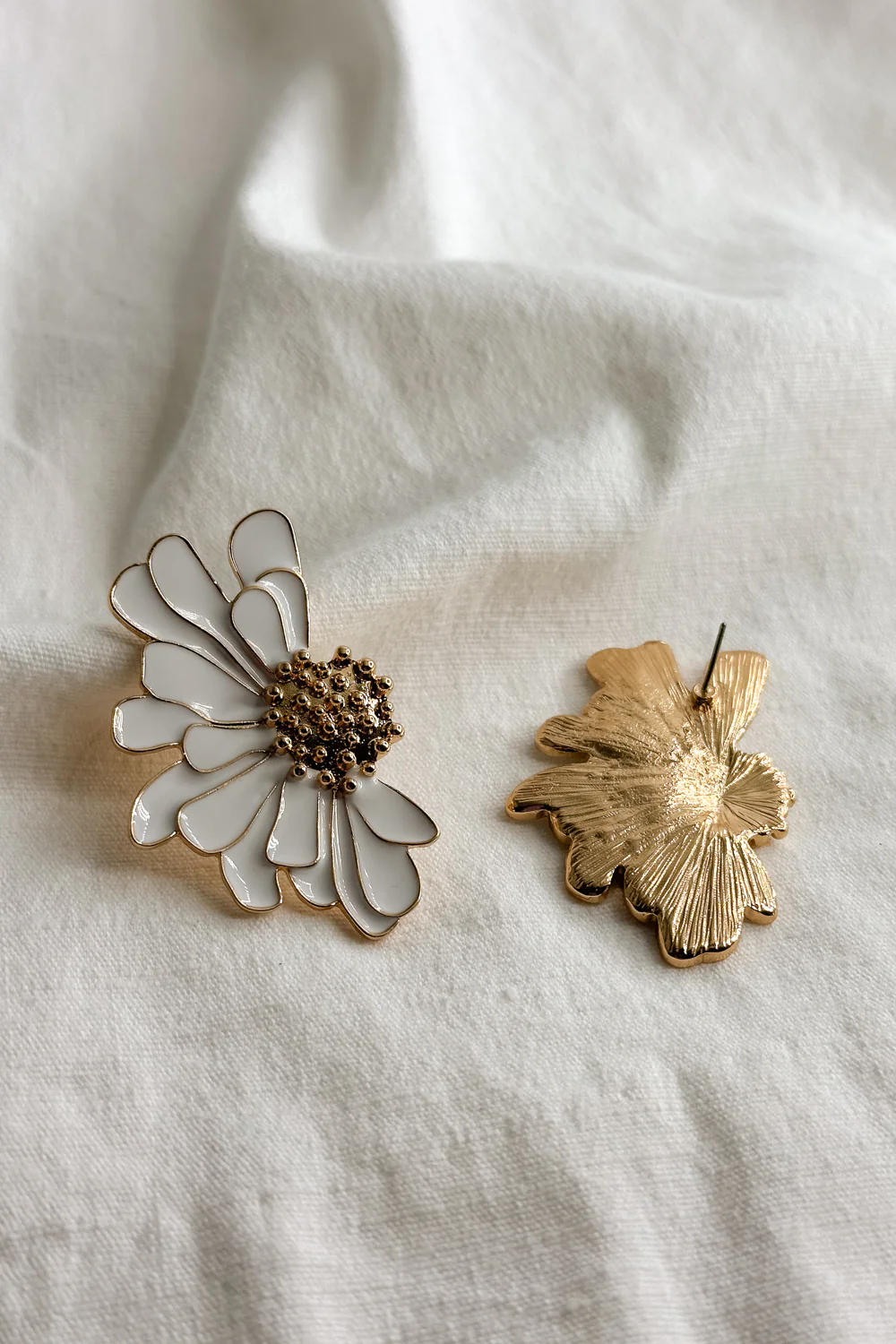Chloe White & Gold Flower Stud Earring - Image 5