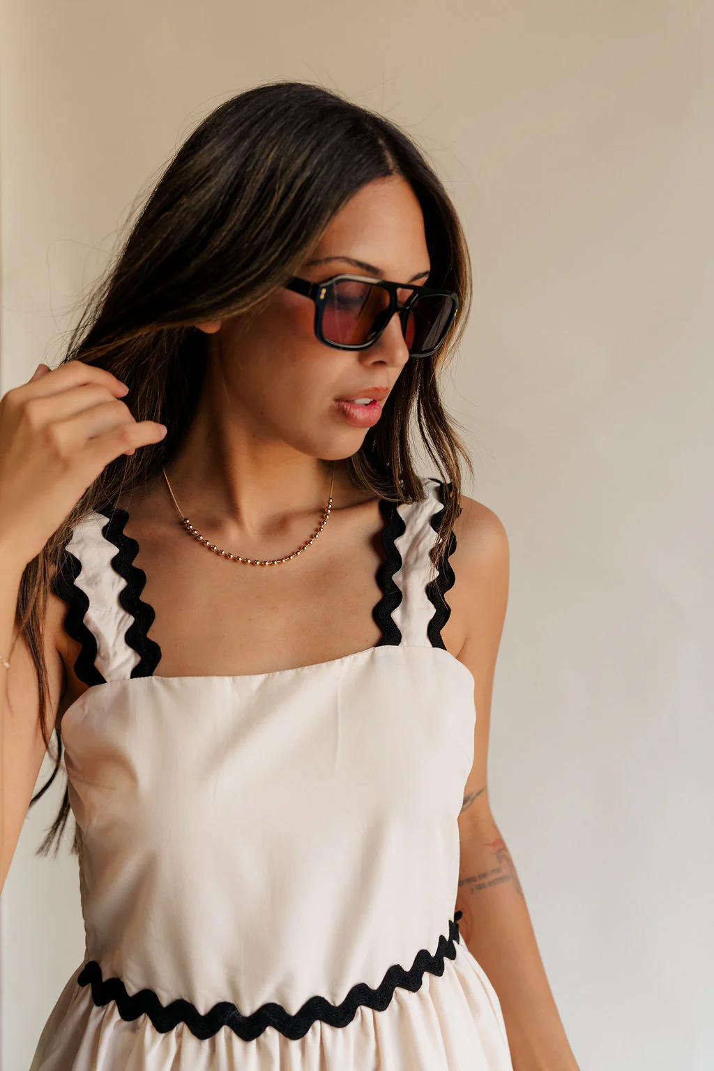 Clara Ecru & Black Wavy Trim Midi Dress - Image 3