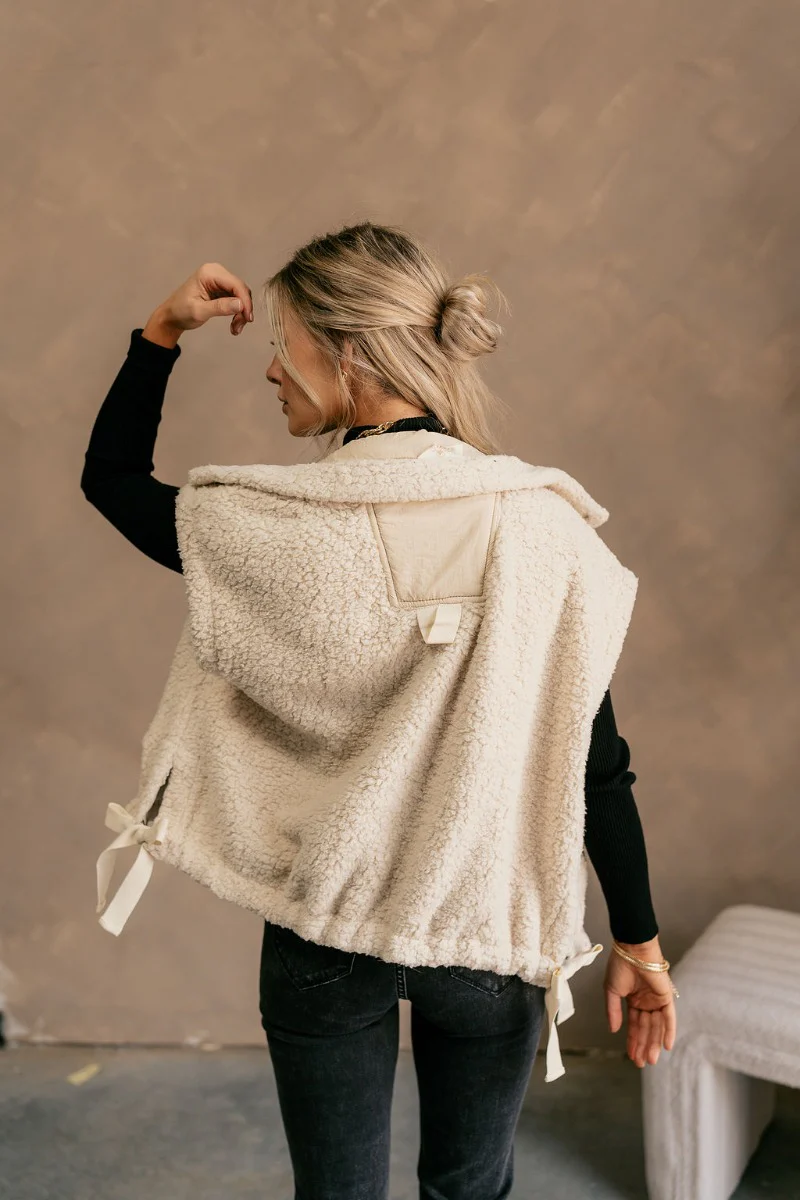 Courtney Cream Sherpa Vest - Image 5