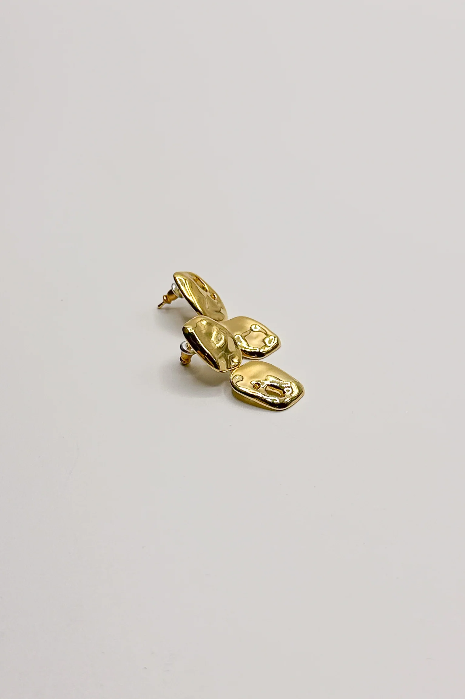 Dania Gold Hammered Dangle Earring - Image 2
