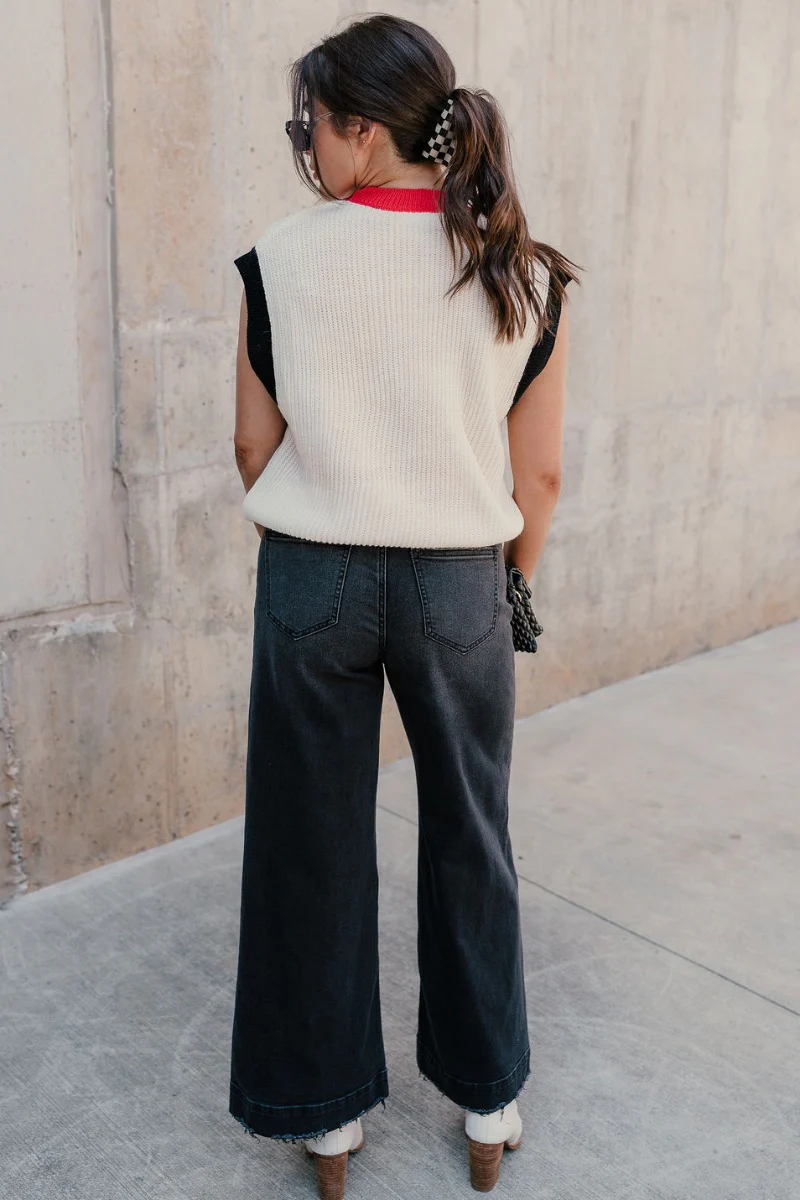 Dawgs Red & Black Sleeveless Sweater - Image 6