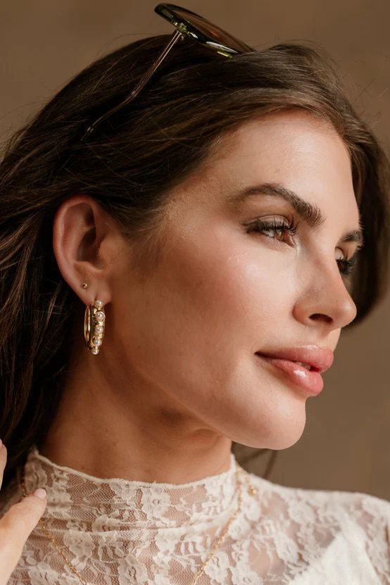 Delilah Gold & Pearl Hoop Earrings - Image 2