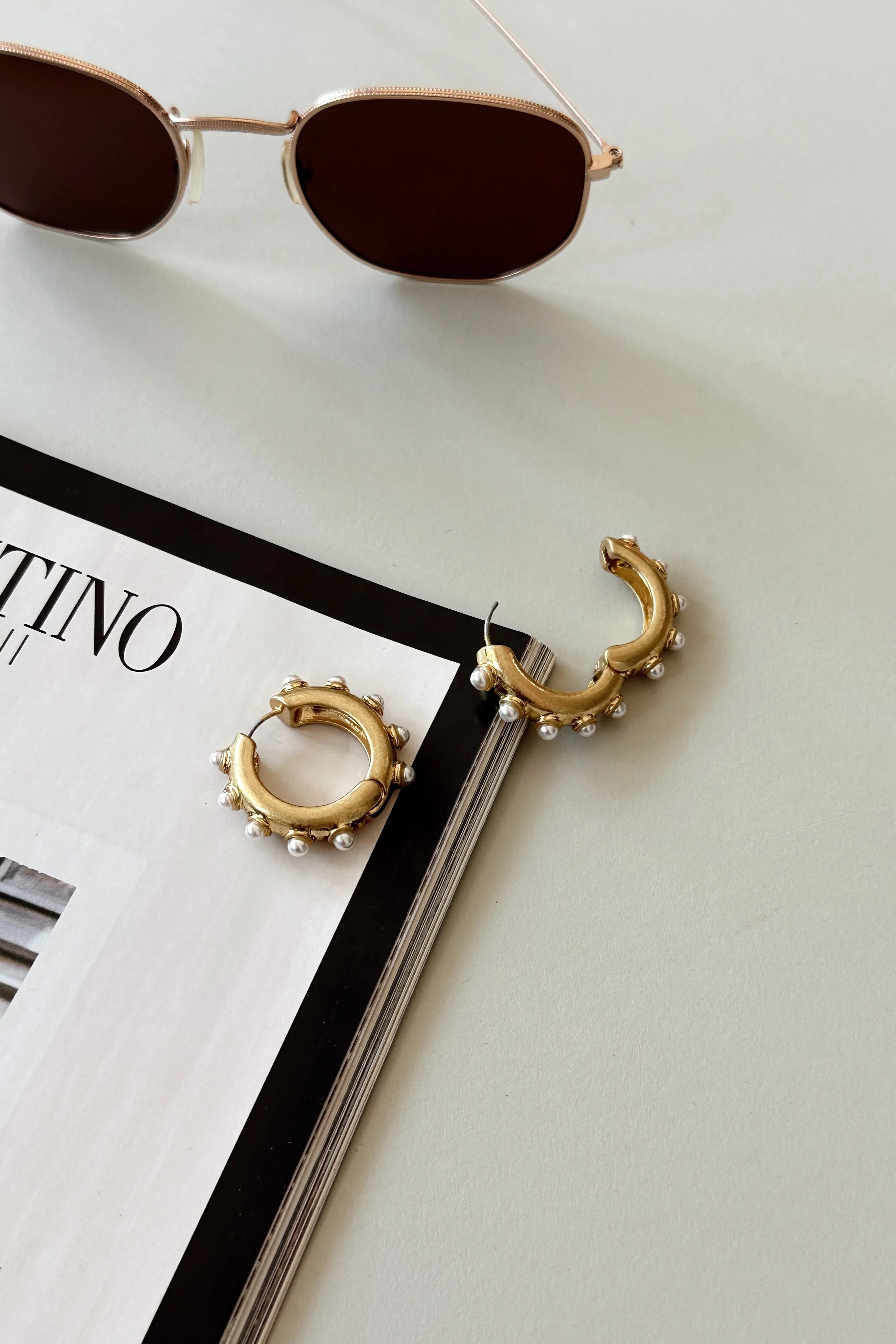Delilah Gold & Pearl Hoop Earrings - Image 3