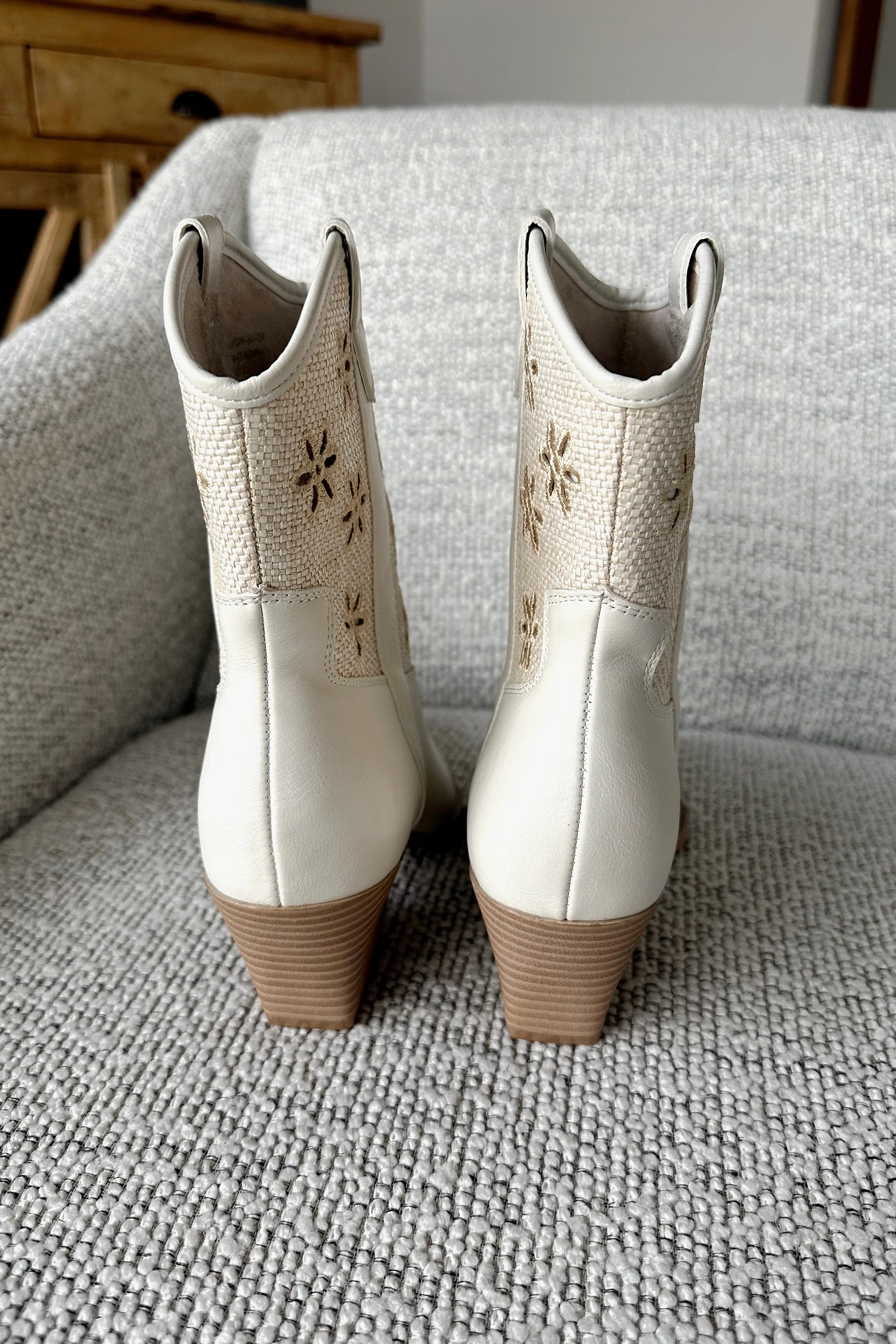Della Ivory Eyelet Floral Bootie - Image 4