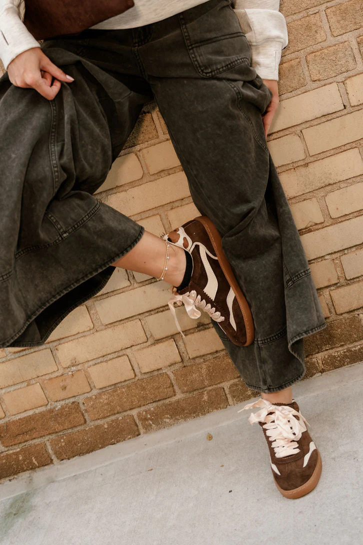 Dolce Vita Notice Chocolate Corduroy Sneaker - Image 4