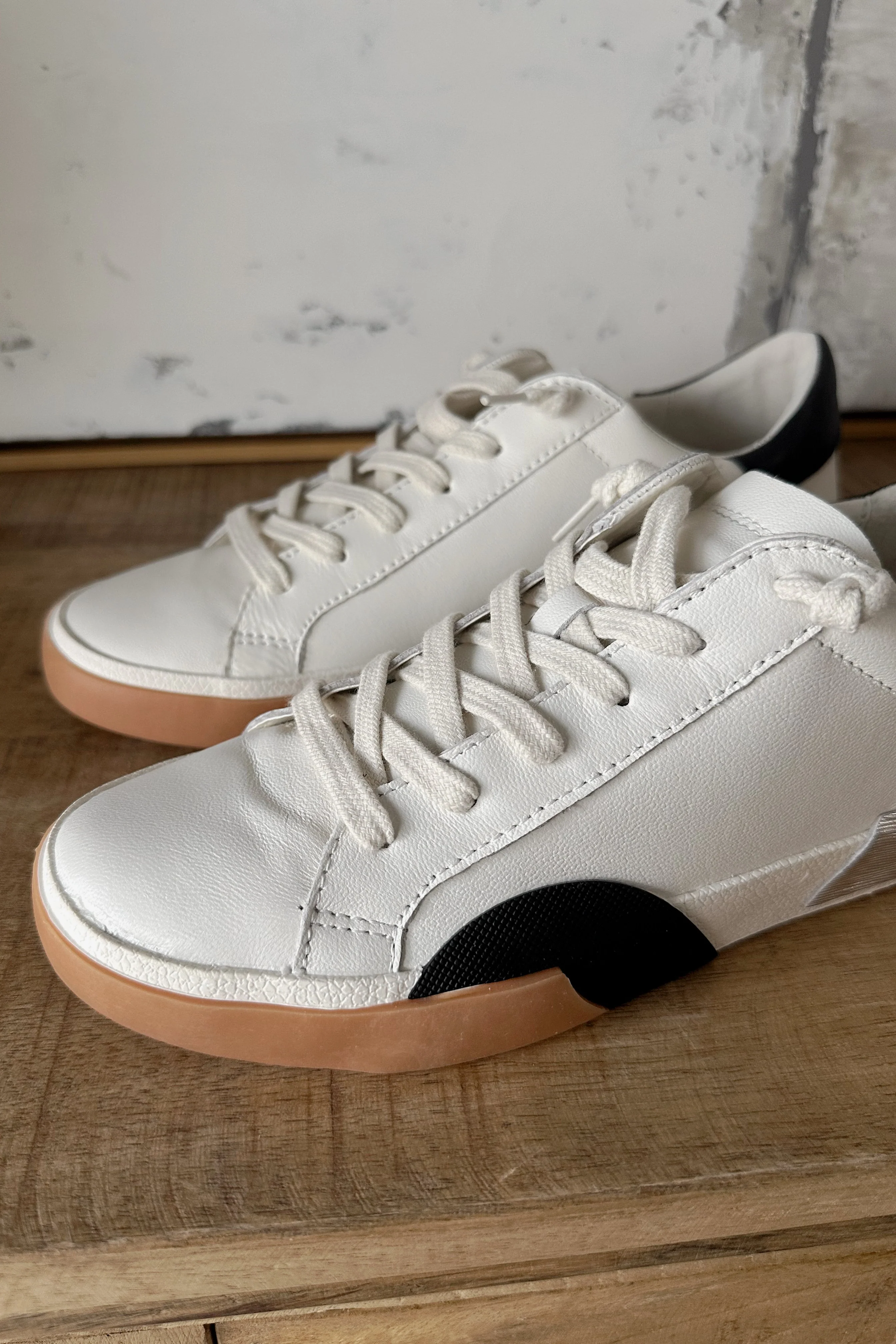 Dolce Vita Zina Sneaker in White Black Leather - Image 3