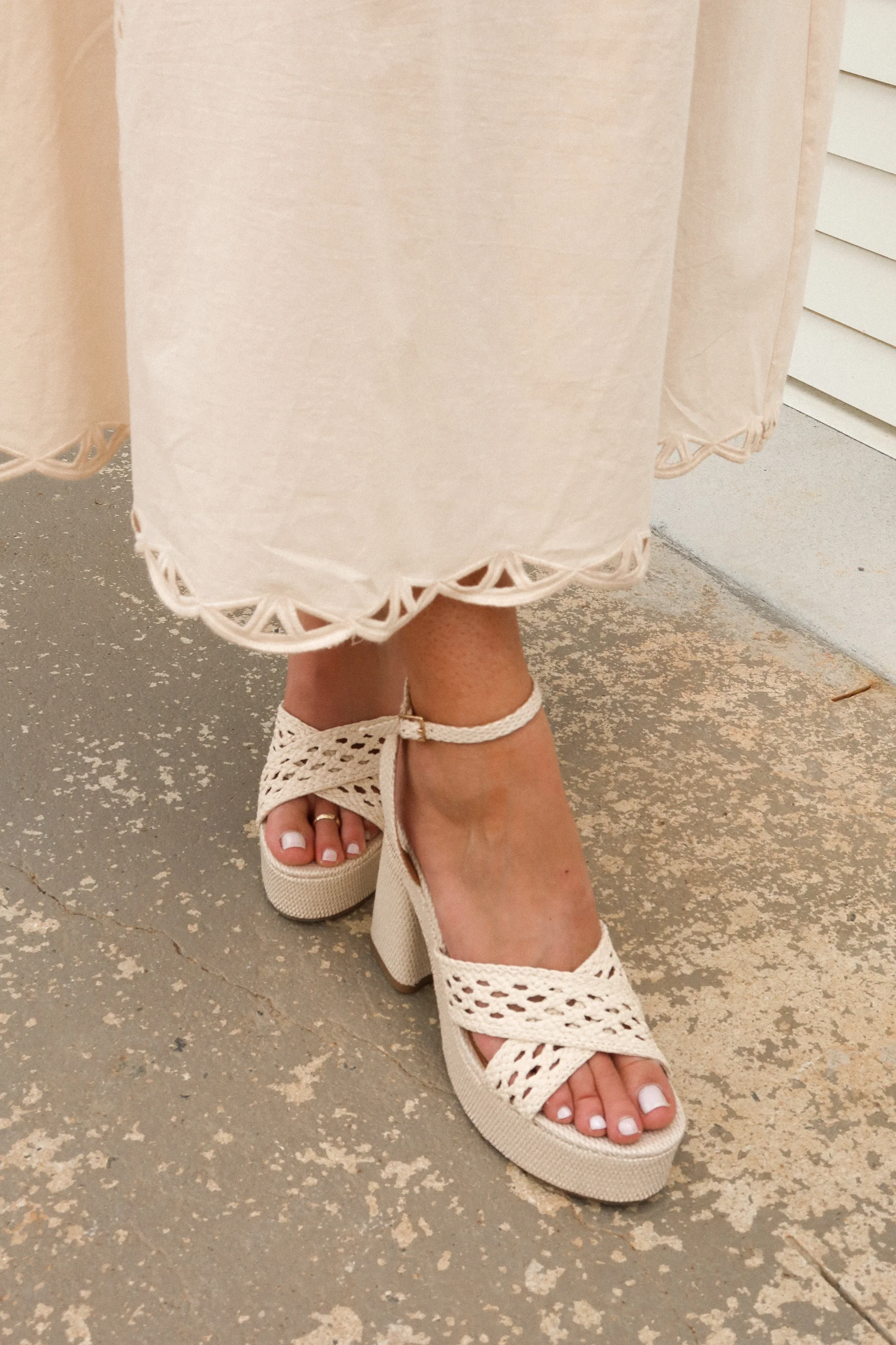 DV by Dolce Vita Whisora Ivory Raffia Woven Platform Sandal - Image 3