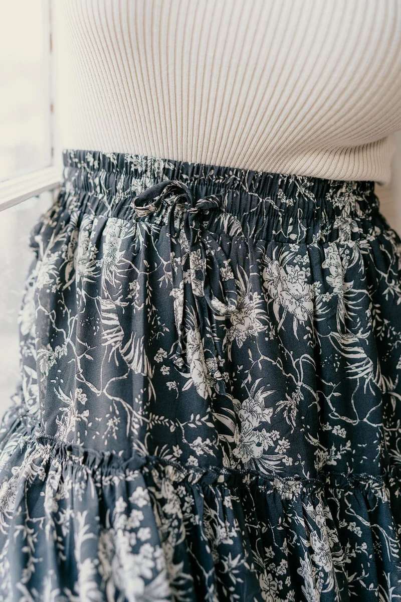 Eleanor Charcoal & White Floral Maxi Skirt - Image 4