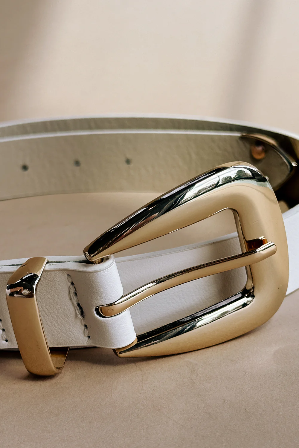 Elizabeth Ivory & Gold Buckle Belt - Image 2