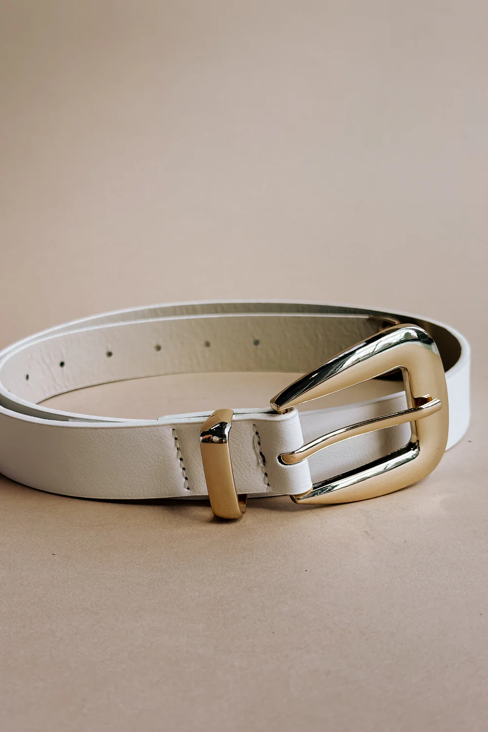 Elizabeth Ivory & Gold Buckle Belt - Image 4