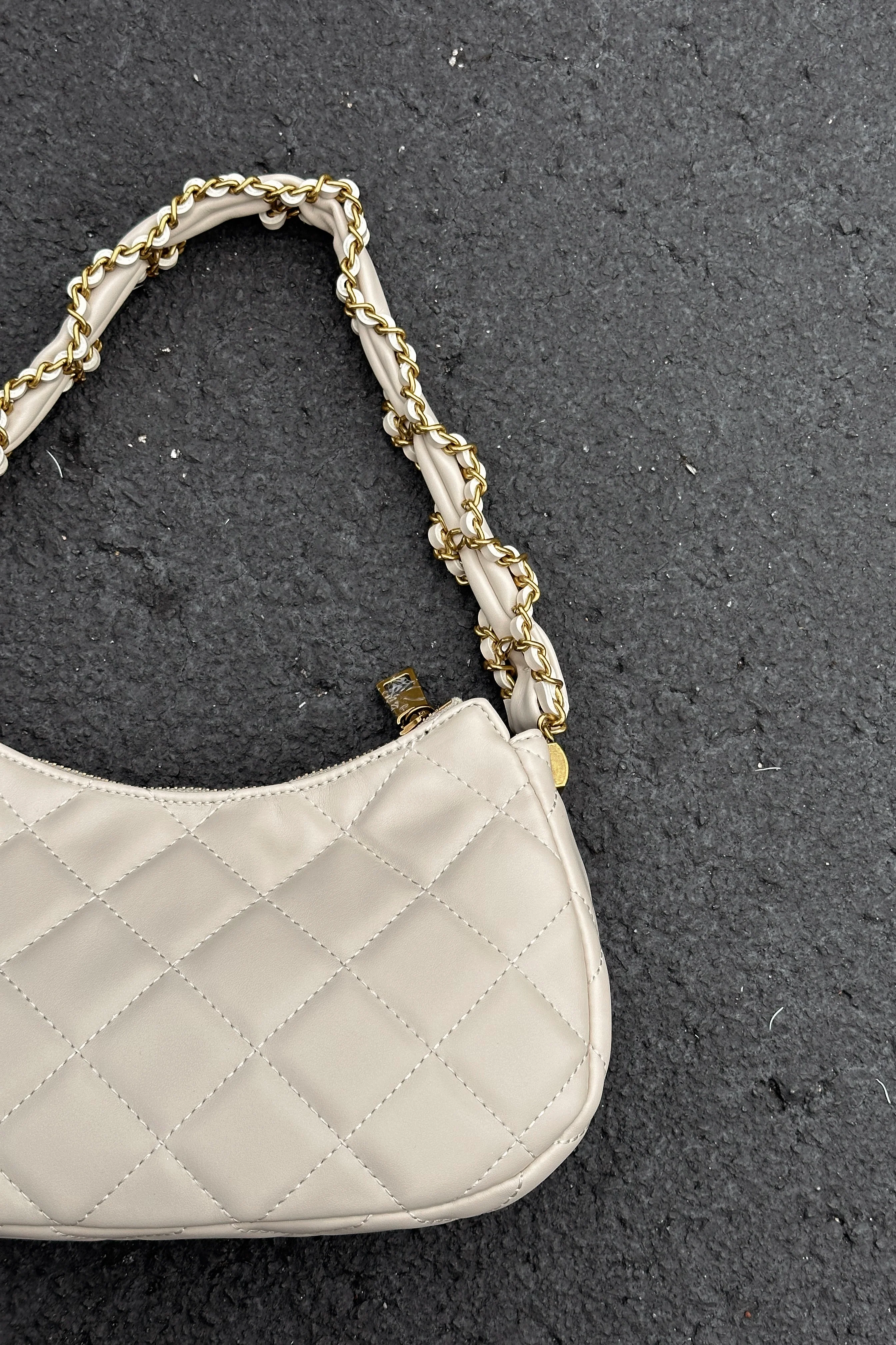 Ellie Cream & Gold Chain Purse - Image 6