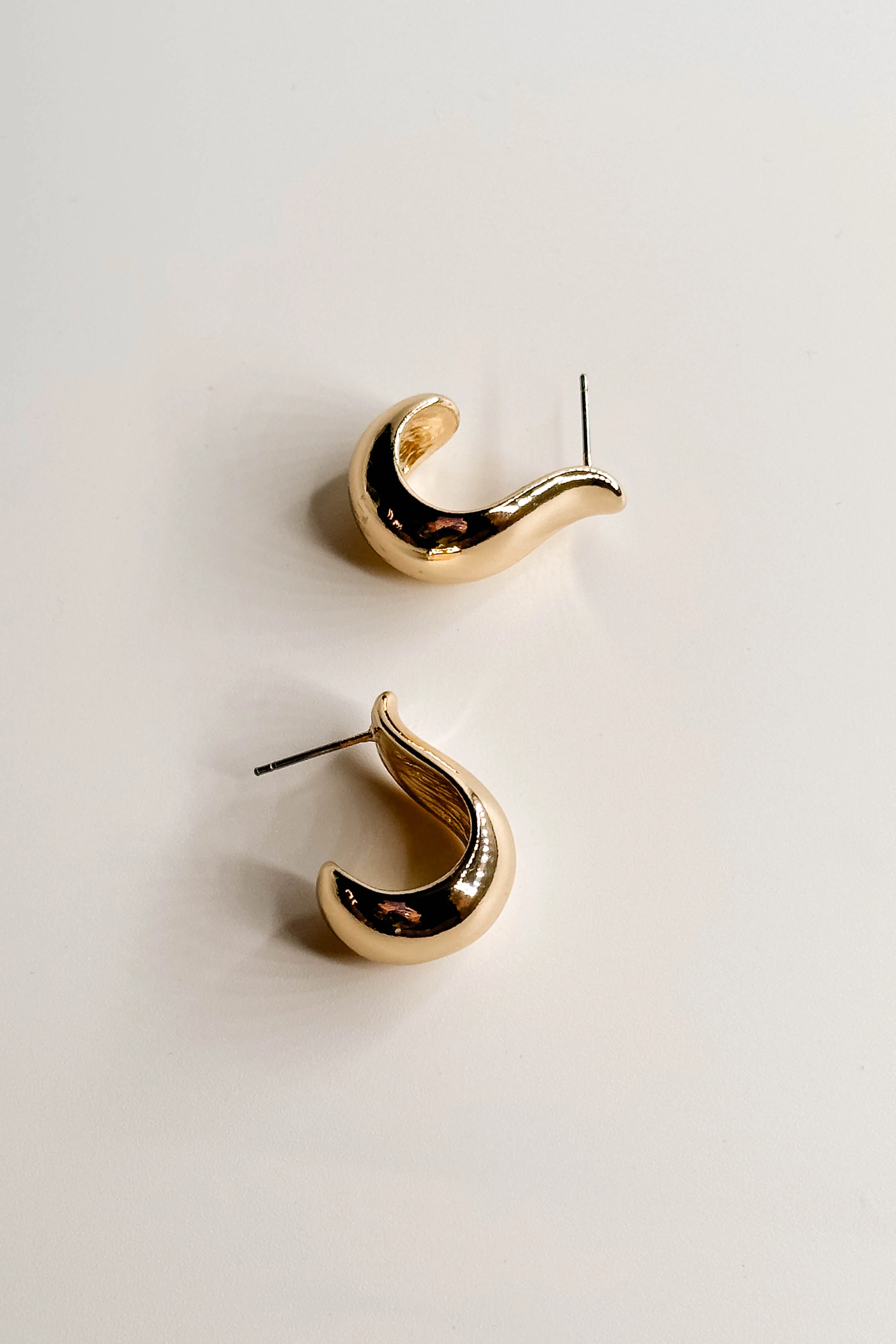 Ellis Gold Scooped Hoop