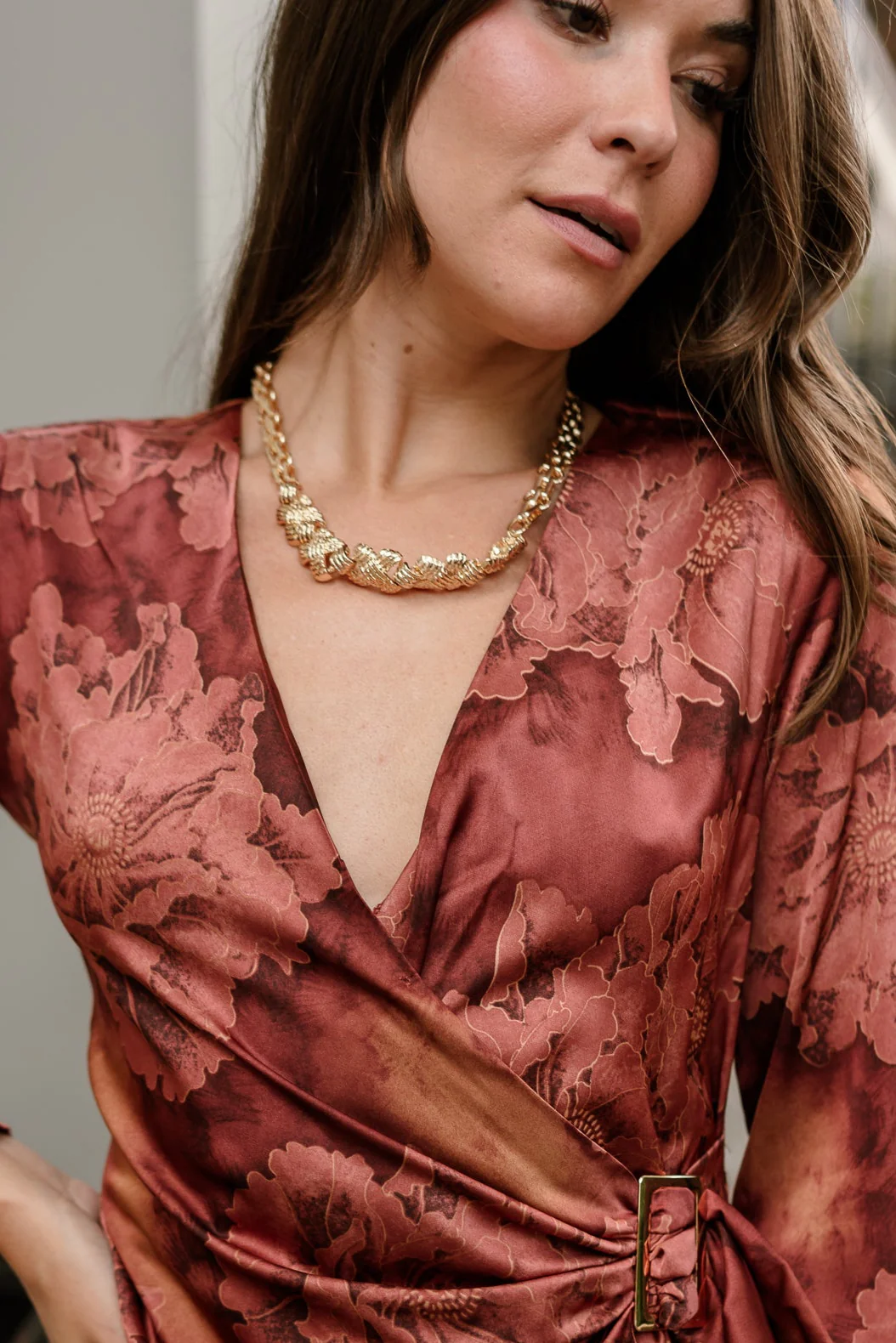 Elora Gold Ribbed Criss Cross Necklace