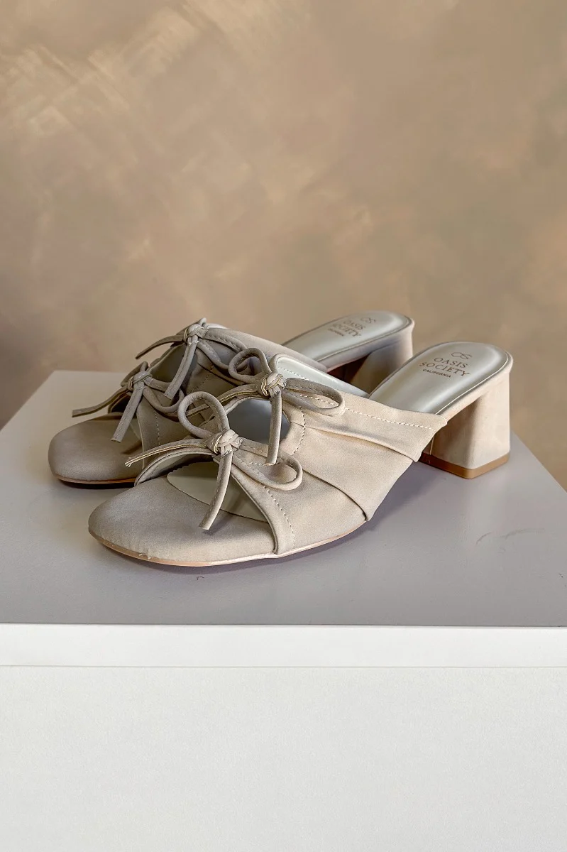Emerald Light Grey Bow Ties Heel Sandal - Image 3