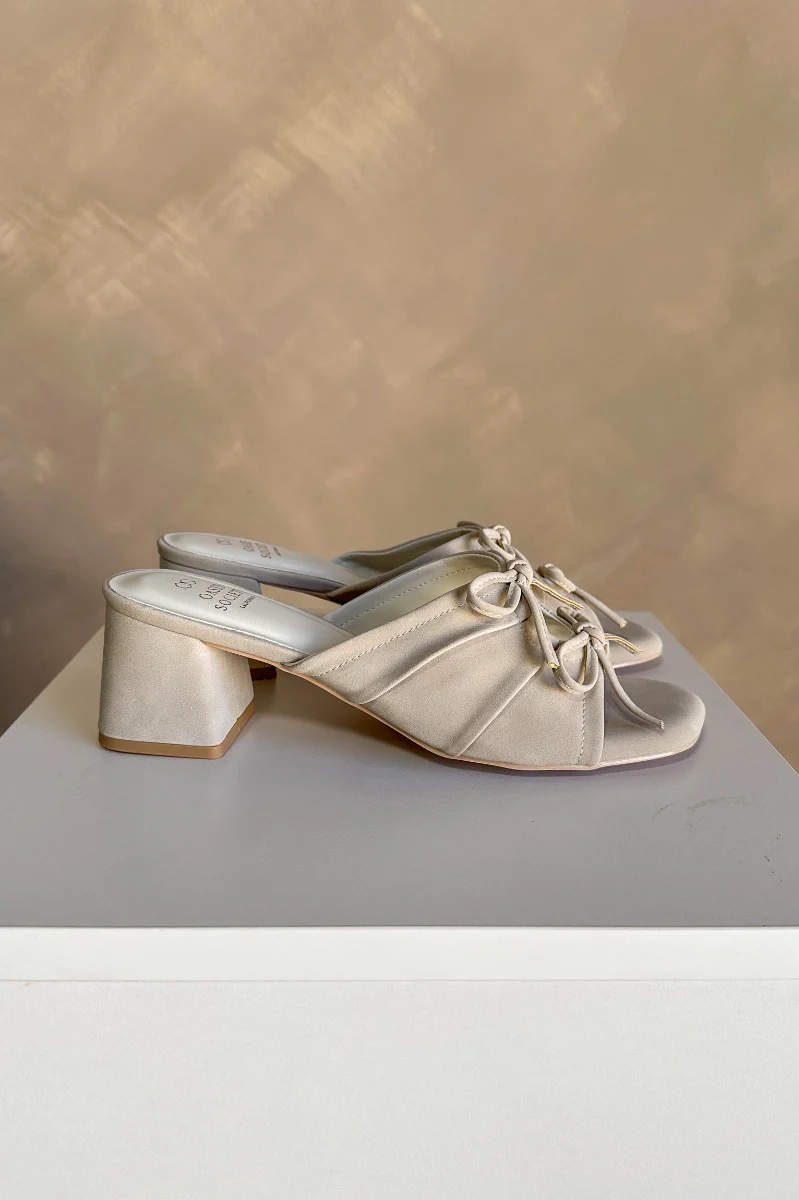 Emerald Light Grey Bow Ties Heel Sandal - Image 5